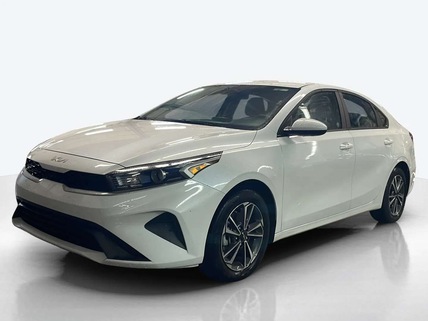 2024 Kia Forte — image 1 of 8
