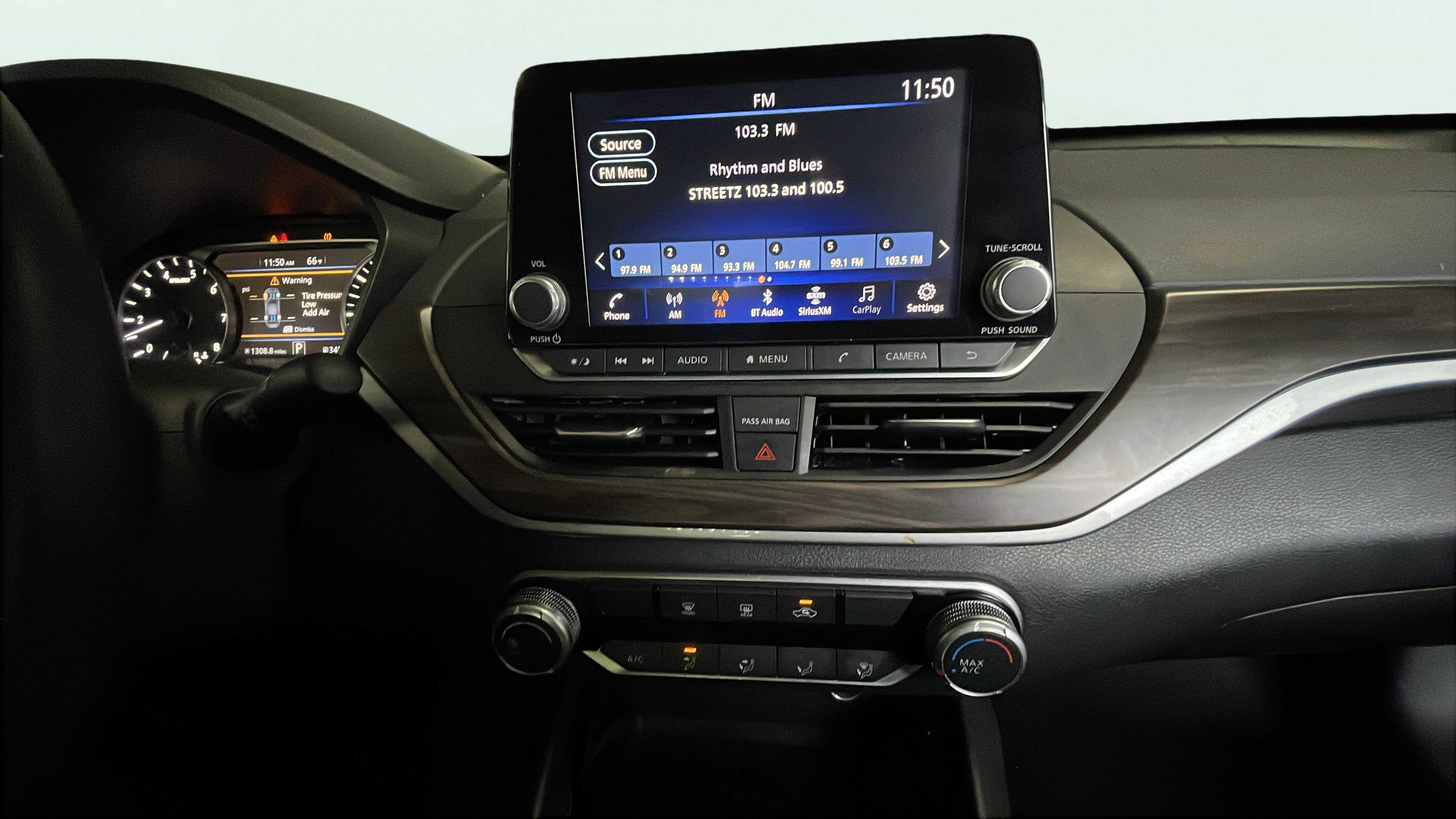 Vehicle interior 360 preview