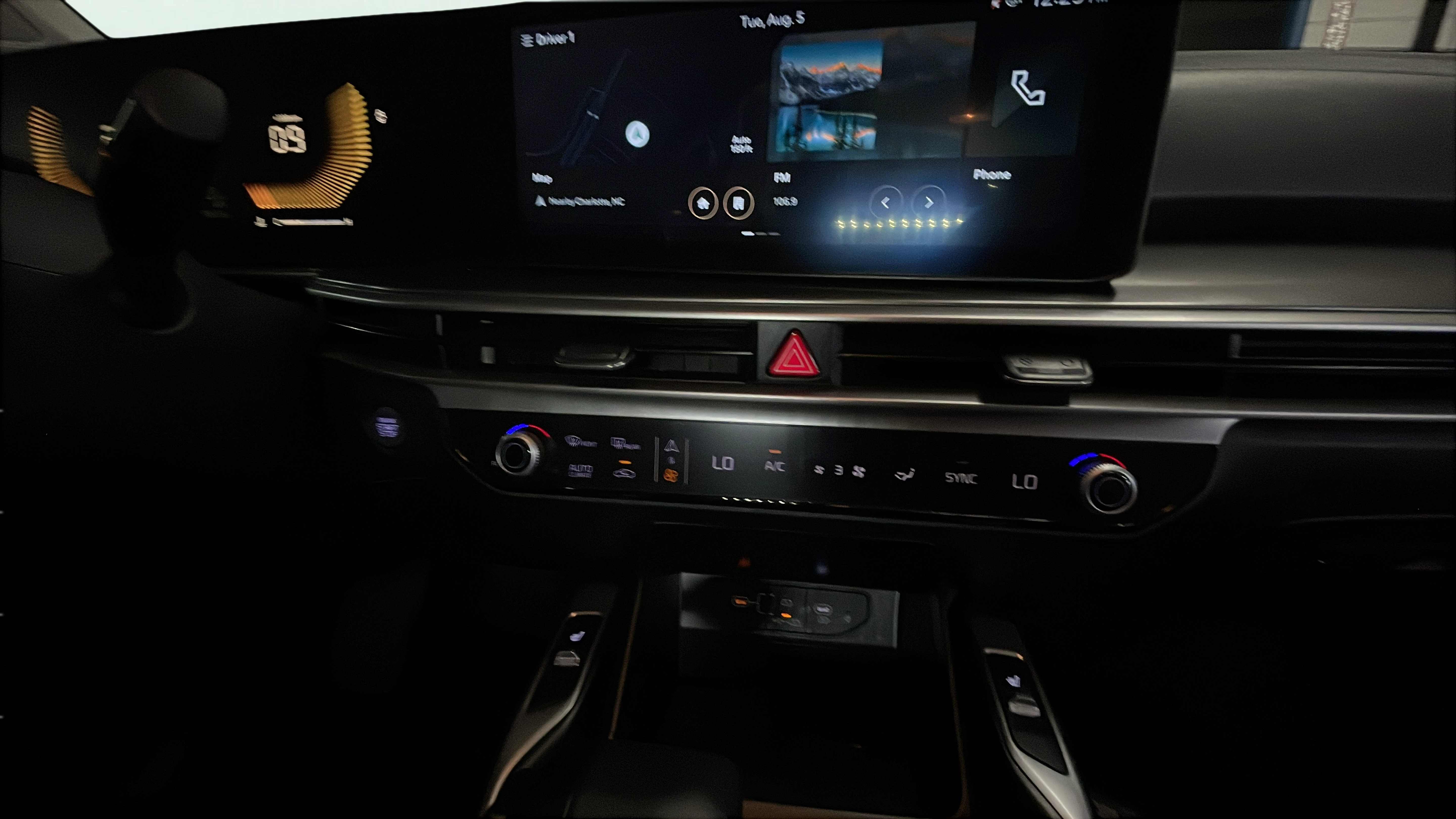 Vehicle interior 360 preview