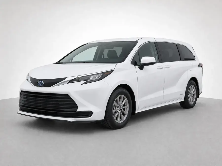 2024 Toyota Sienna — image 1 of 9