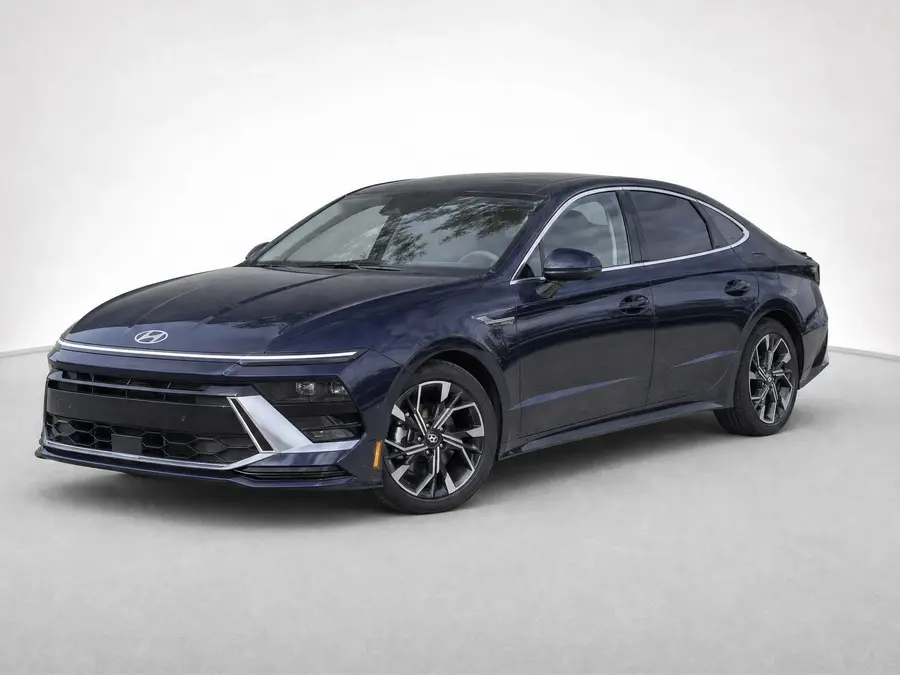 2025 Hyundai Sonata — image 1 of 9