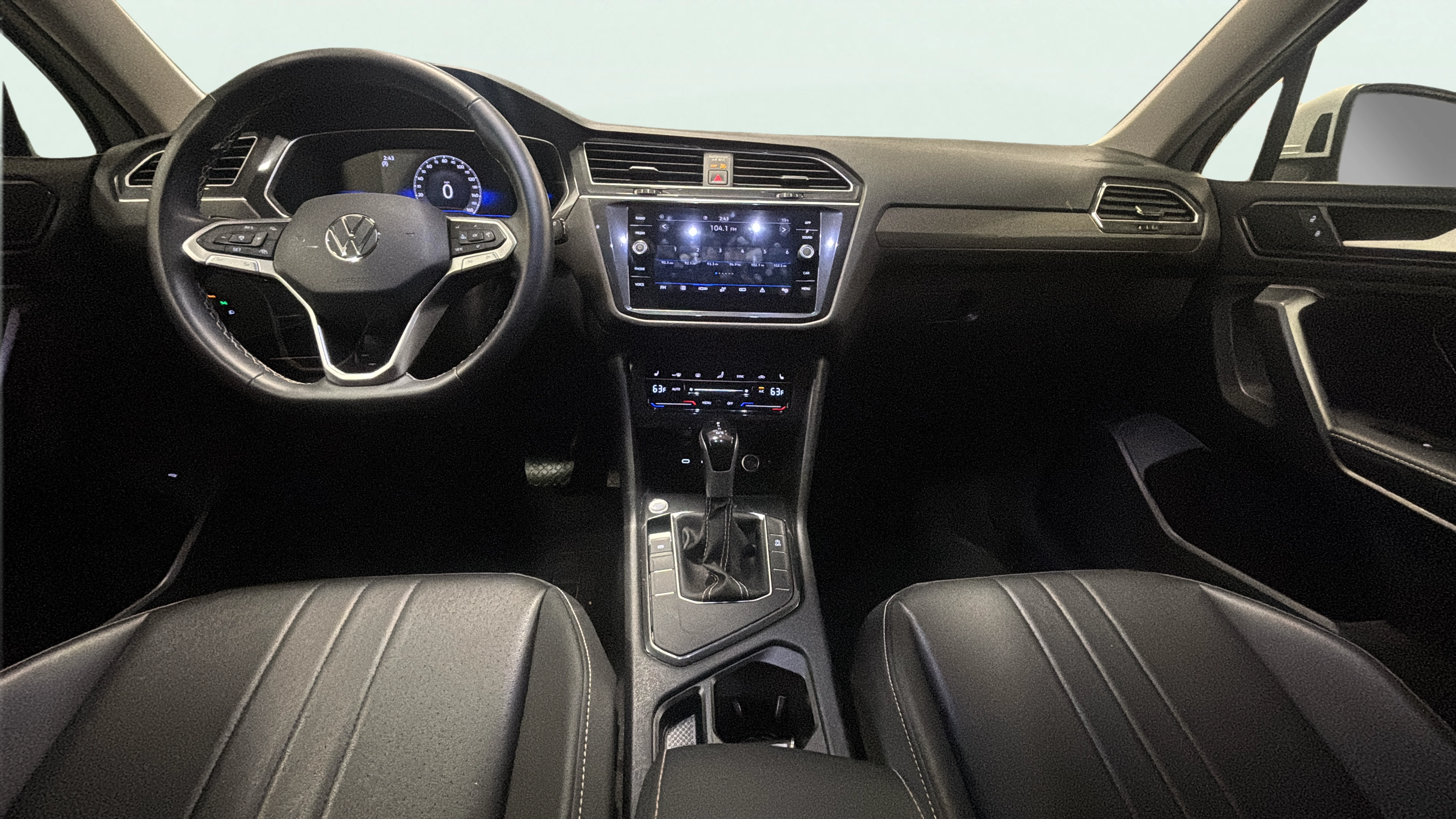 Vehicle interior 360 preview