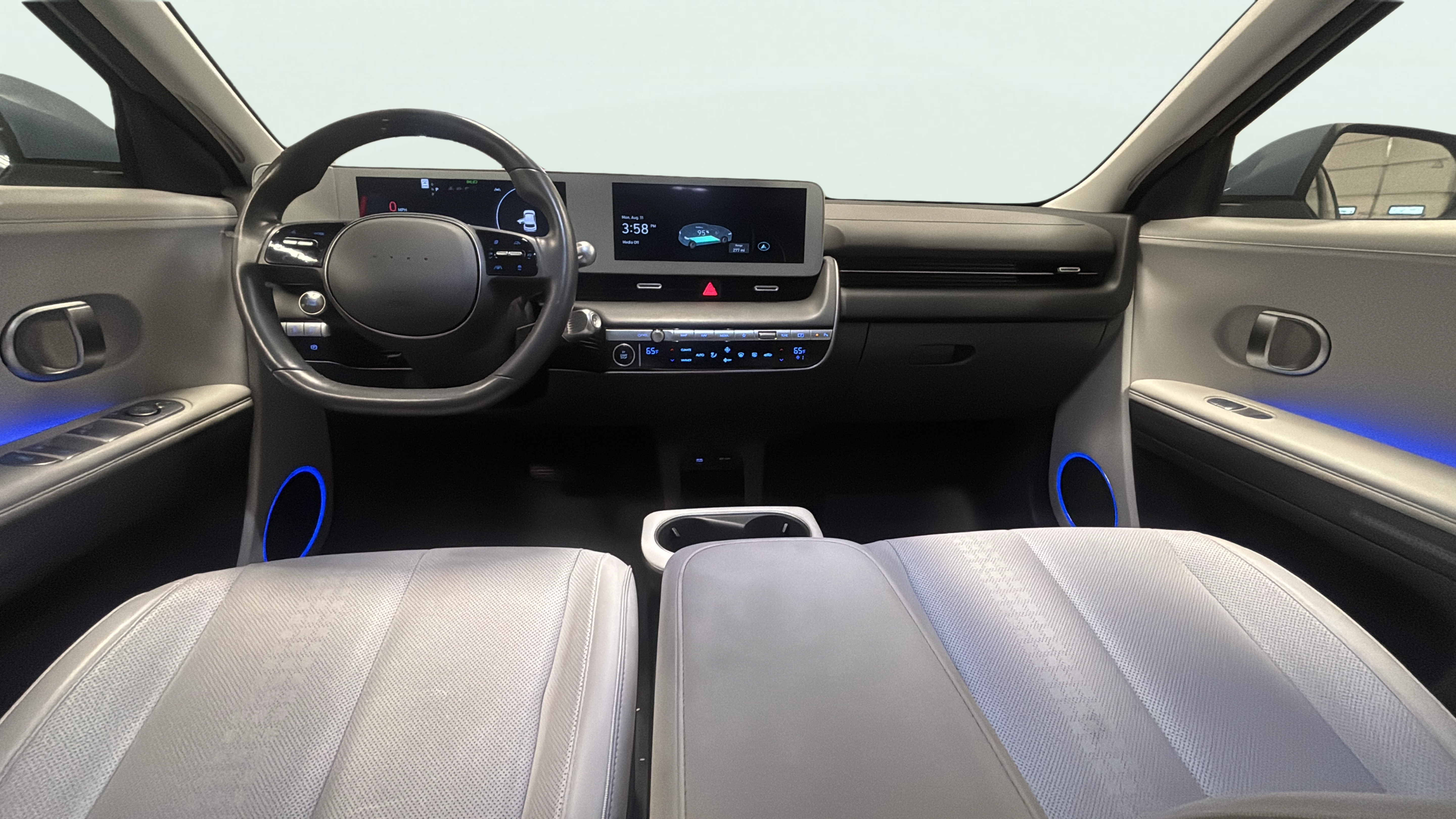 Vehicle interior 360 preview