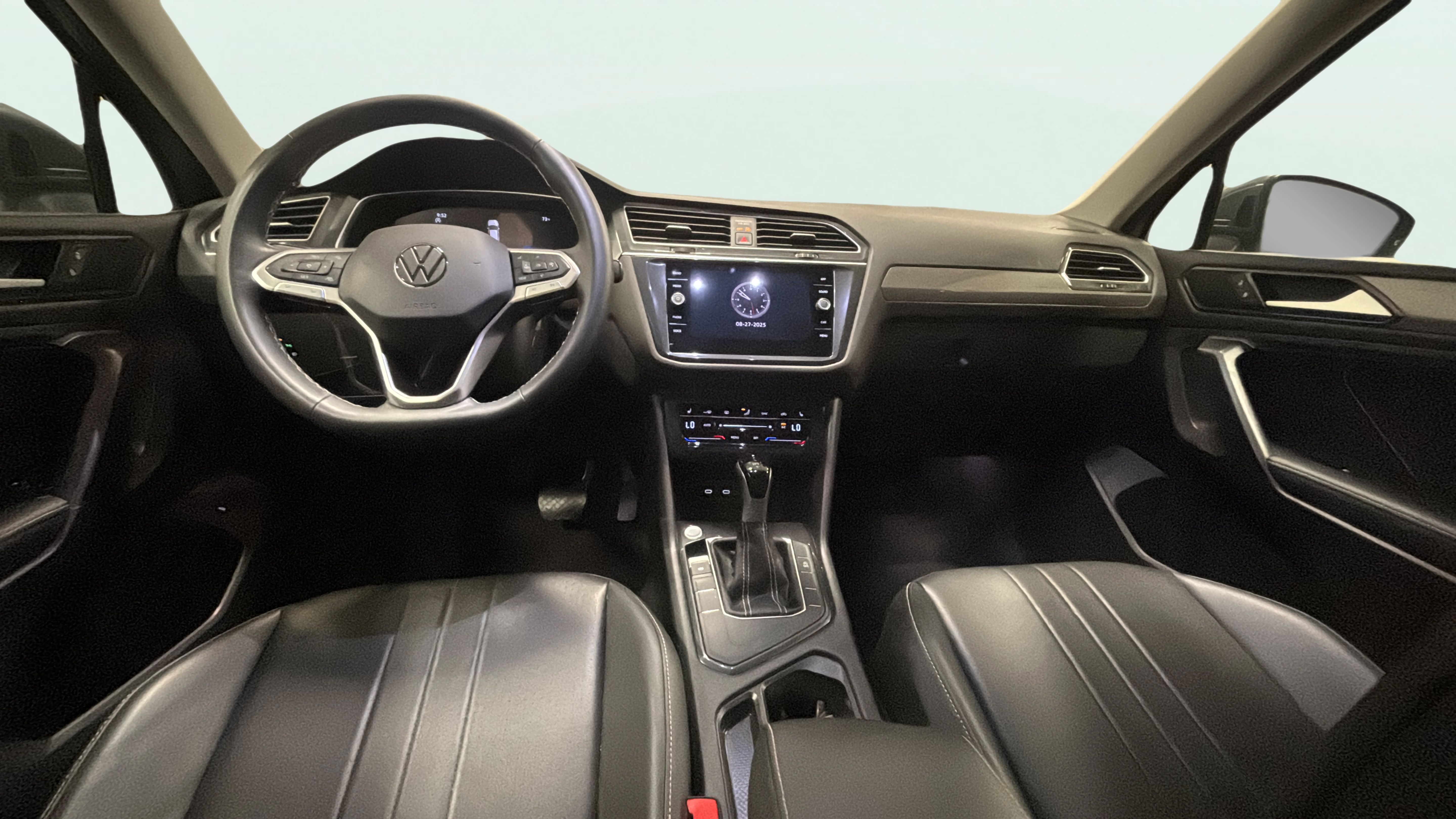 Vehicle interior 360 preview