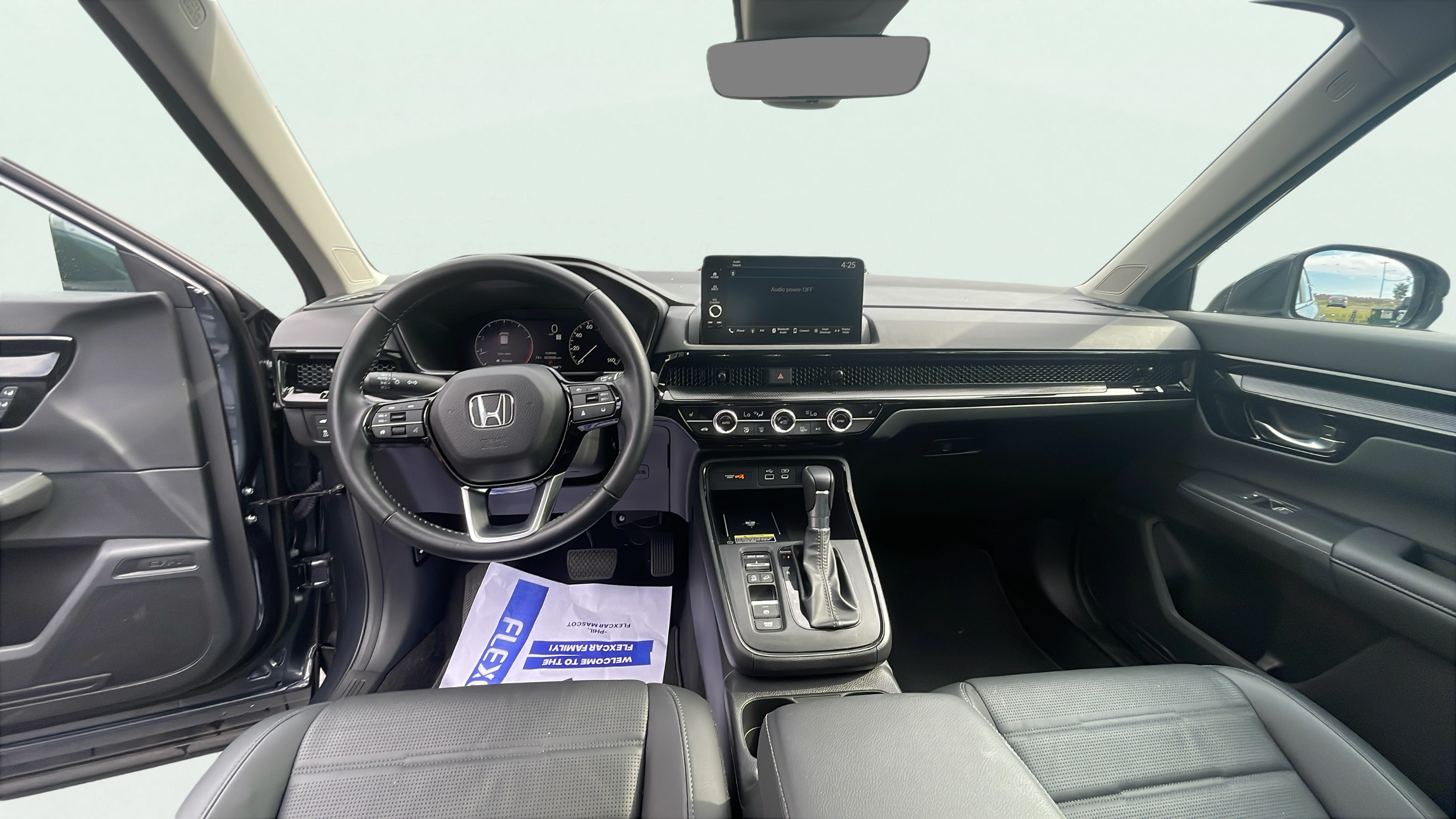 Vehicle interior 360 preview