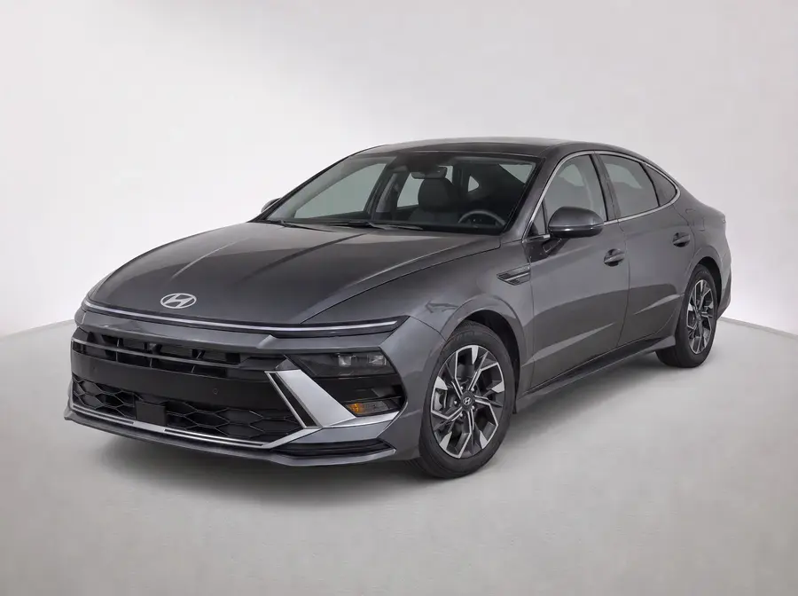 2025 Hyundai Sonata — image 1 of 9