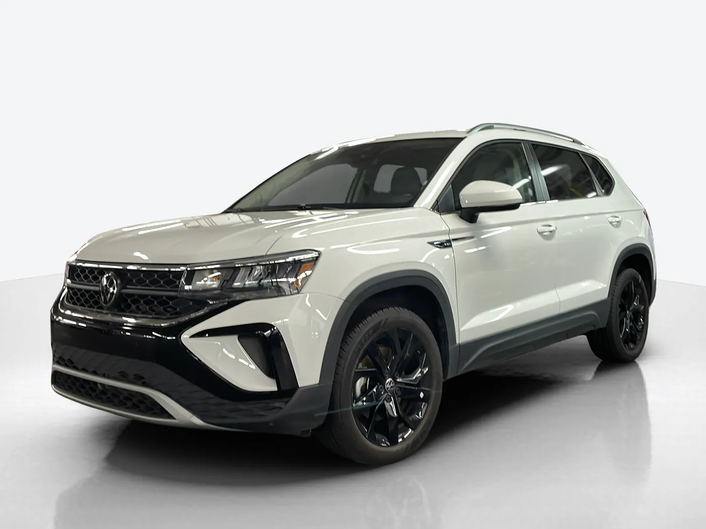 2024 Volkswagen Taos — image 1 of 8