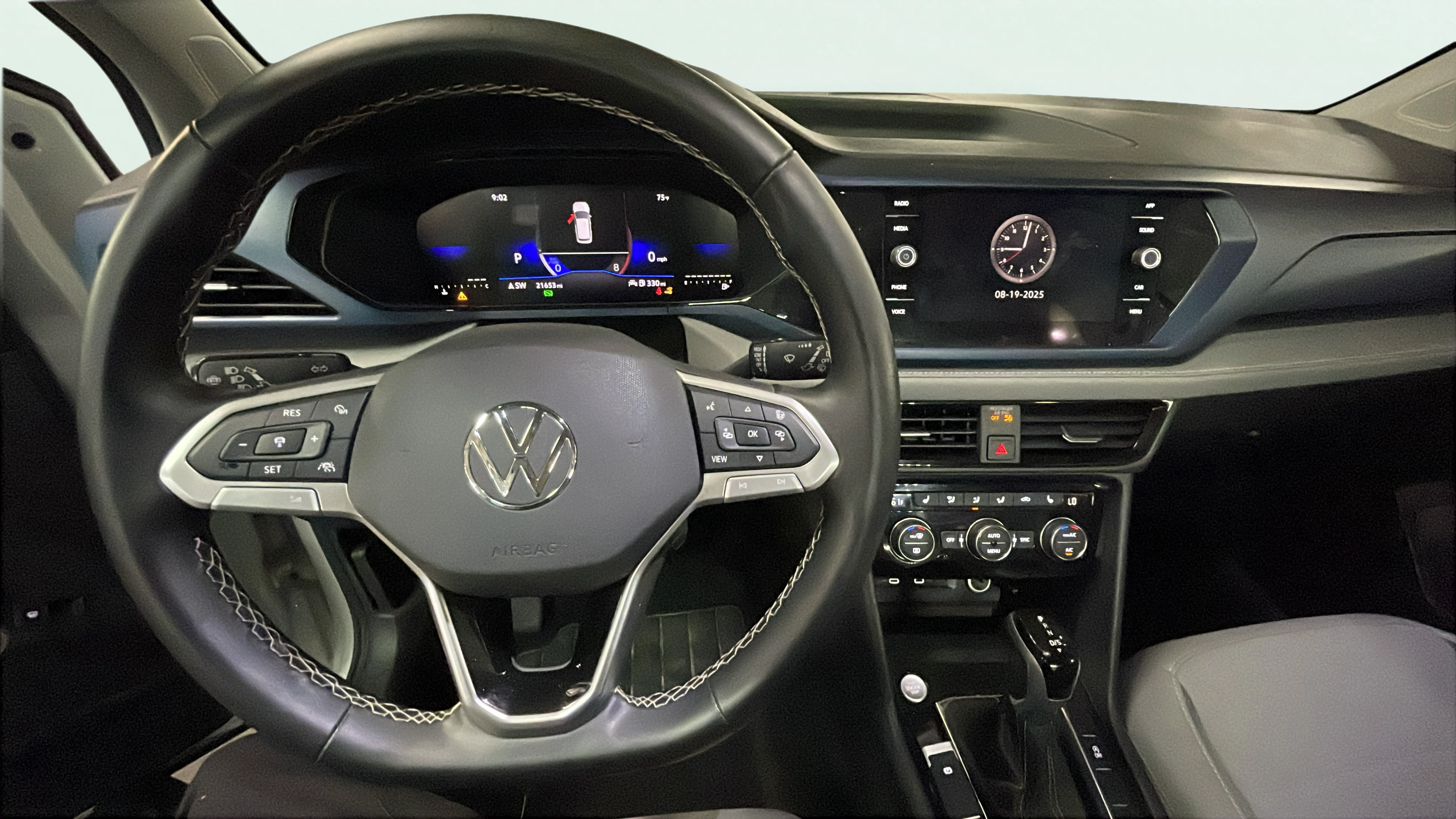 Vehicle interior 360 preview