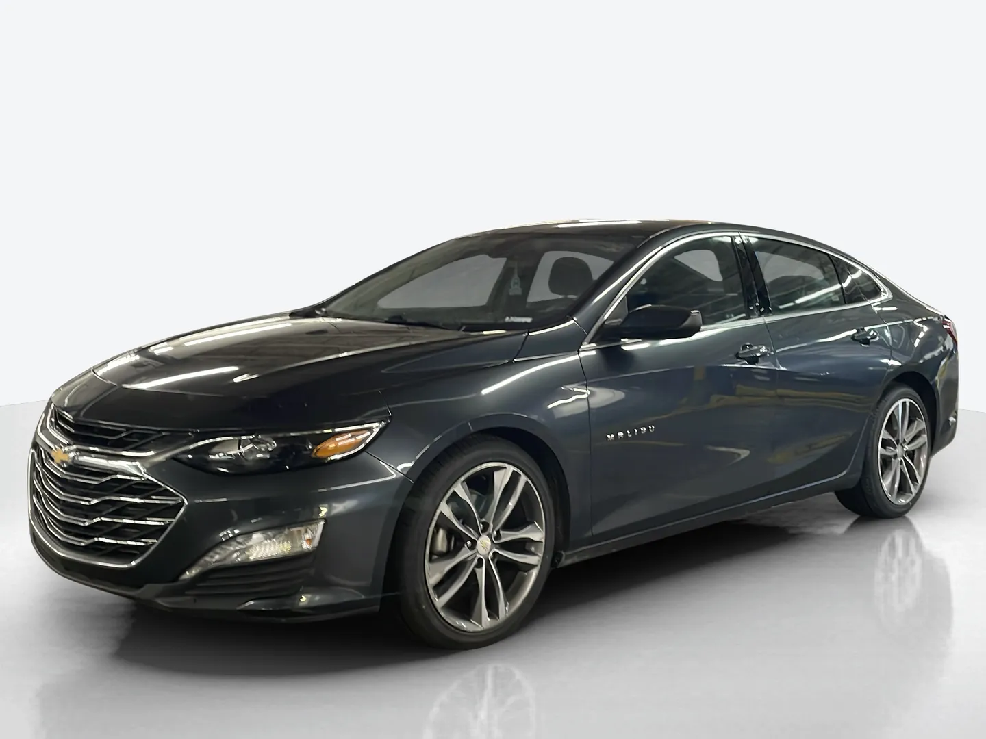 2021 Chevrolet Malibu — image 1 of 5