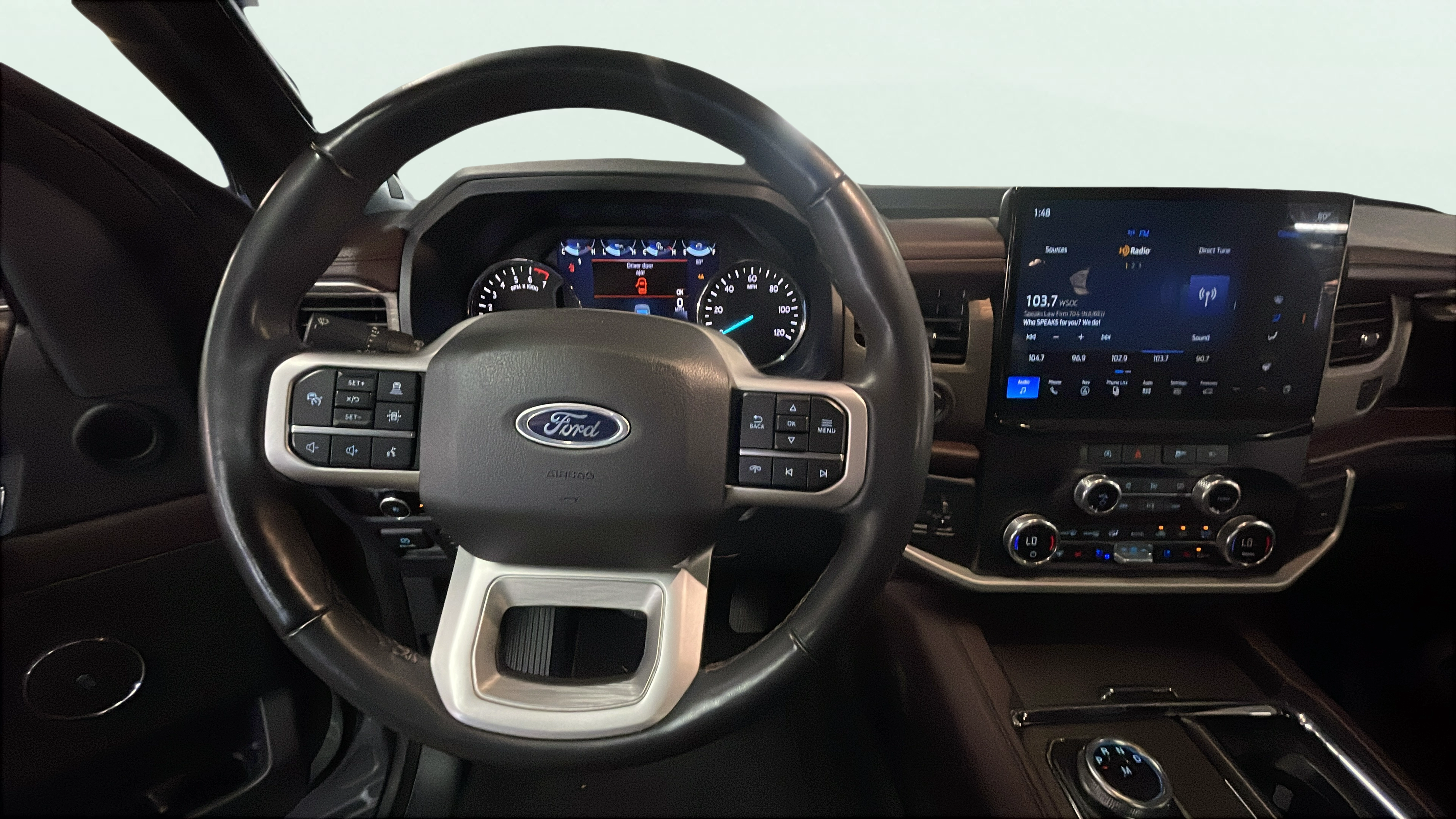 Vehicle interior 360 preview