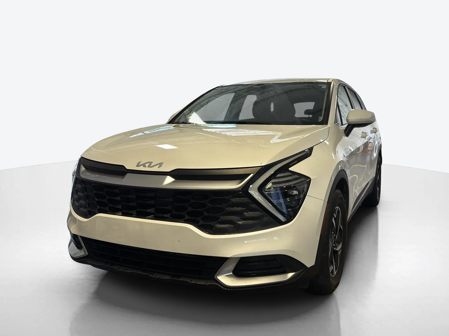 2024 Kia Sportage — image 1 of 8