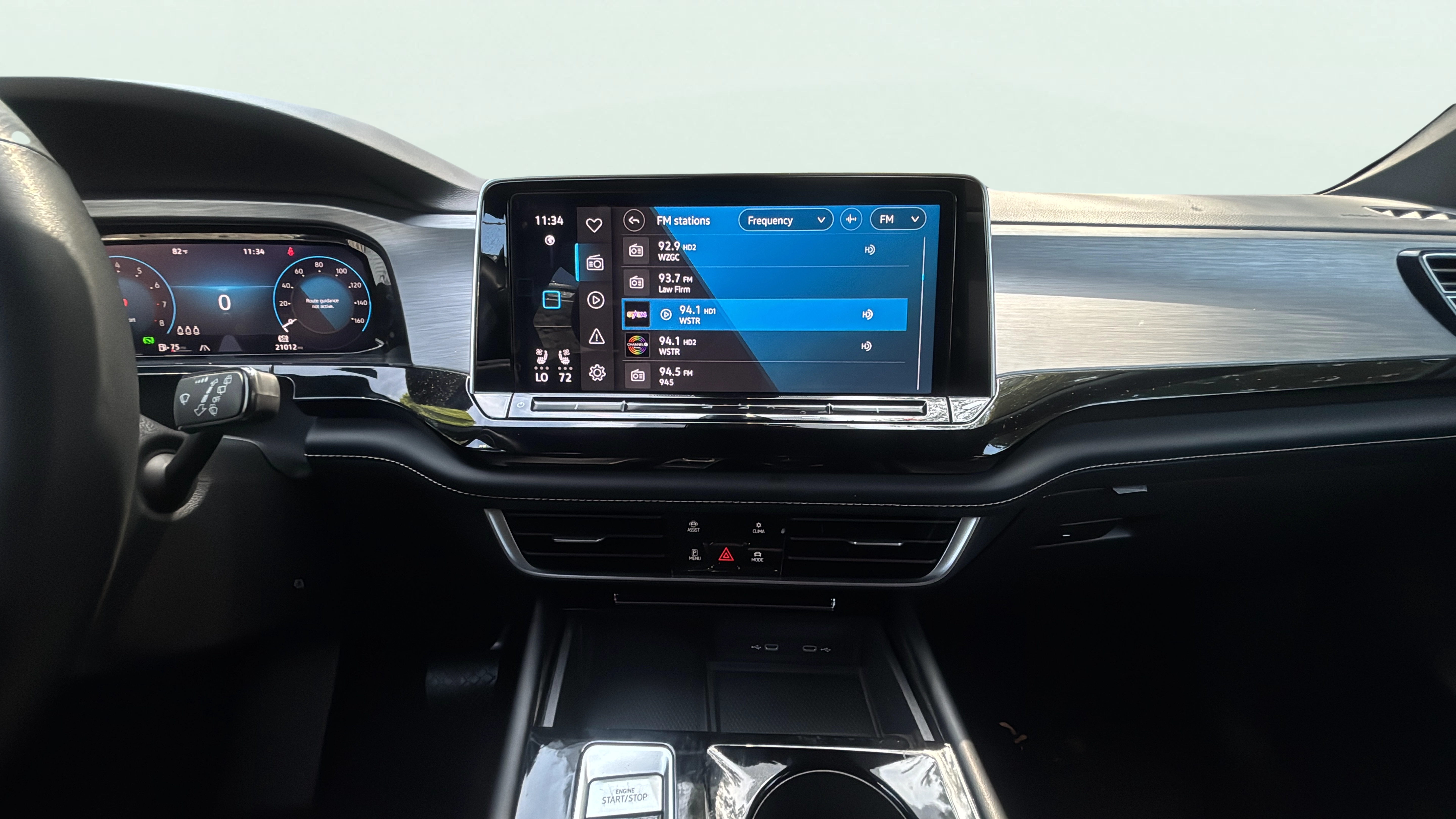 Vehicle interior 360 preview