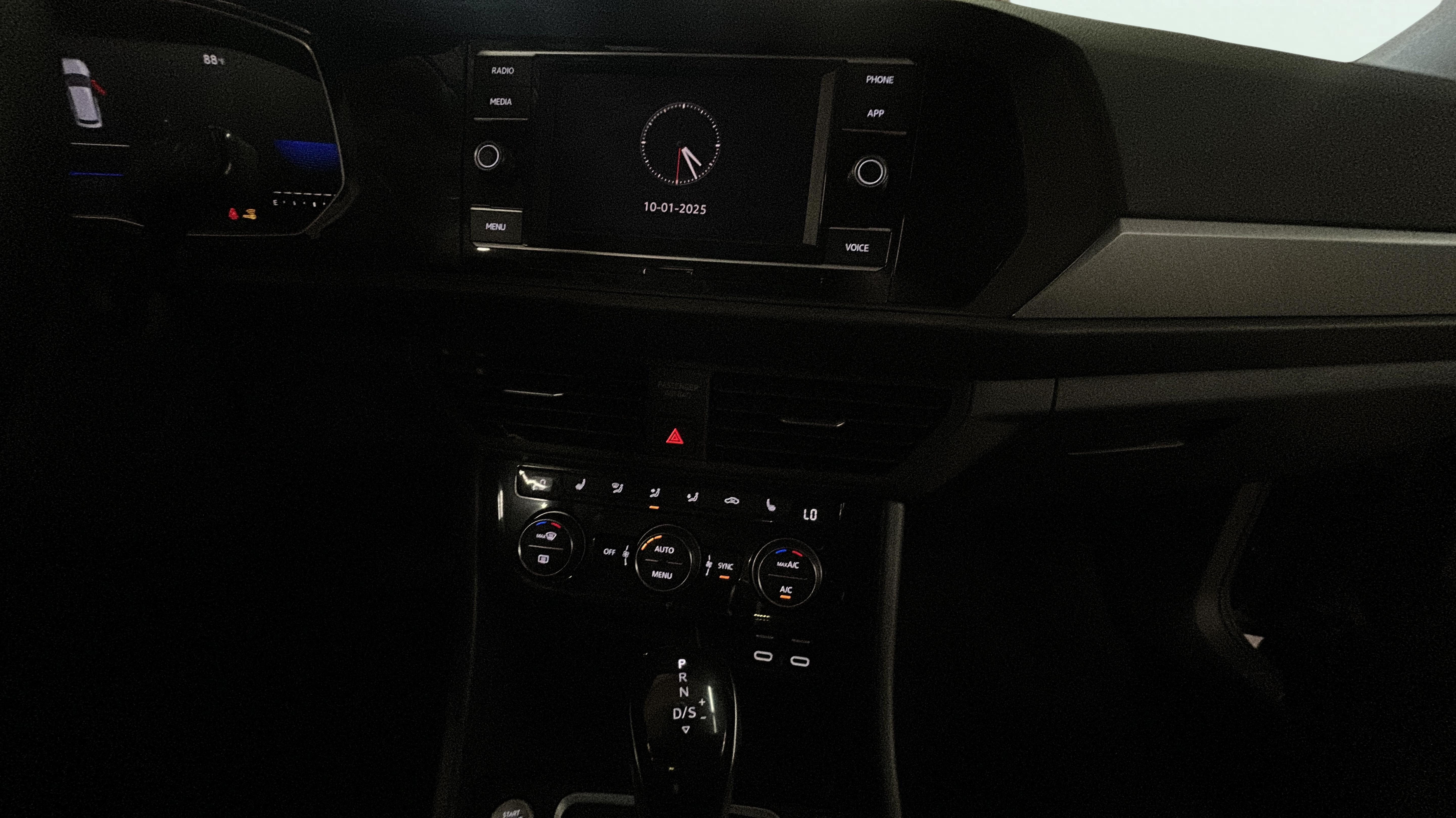 Vehicle interior 360 preview