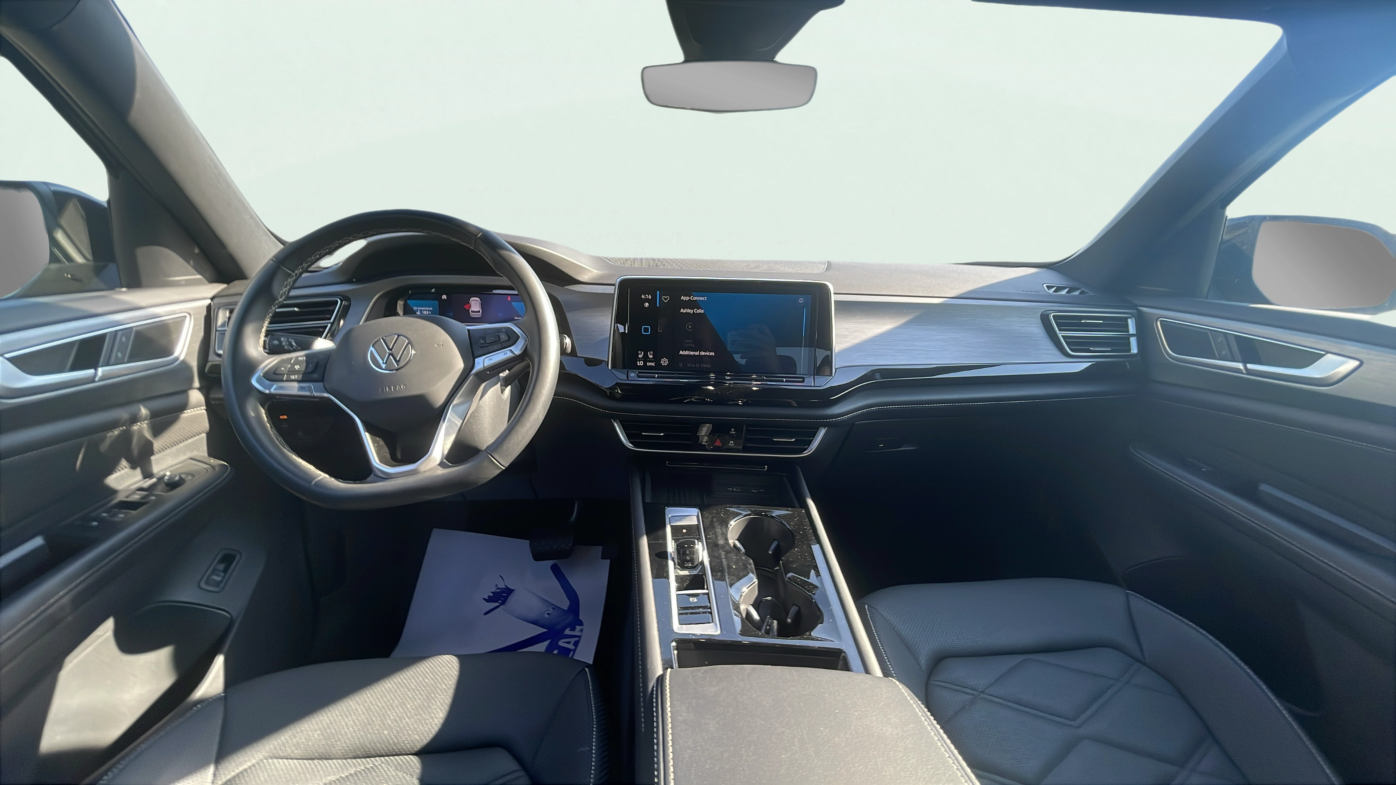 Vehicle interior 360 preview