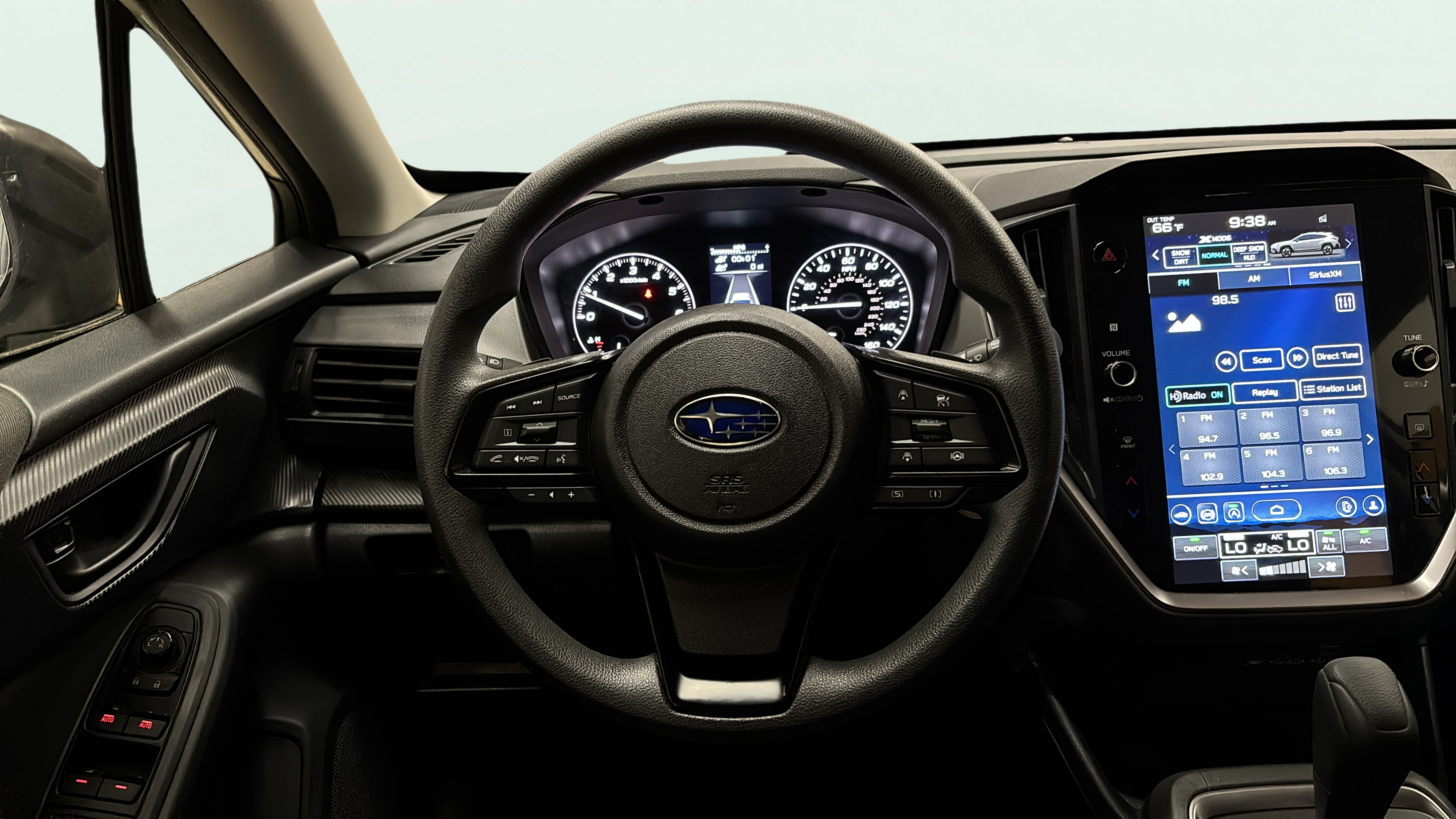 Vehicle interior 360 preview