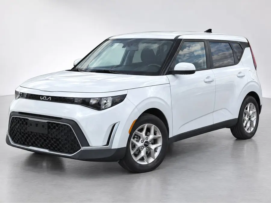2024 Kia Soul — image 1 of 9