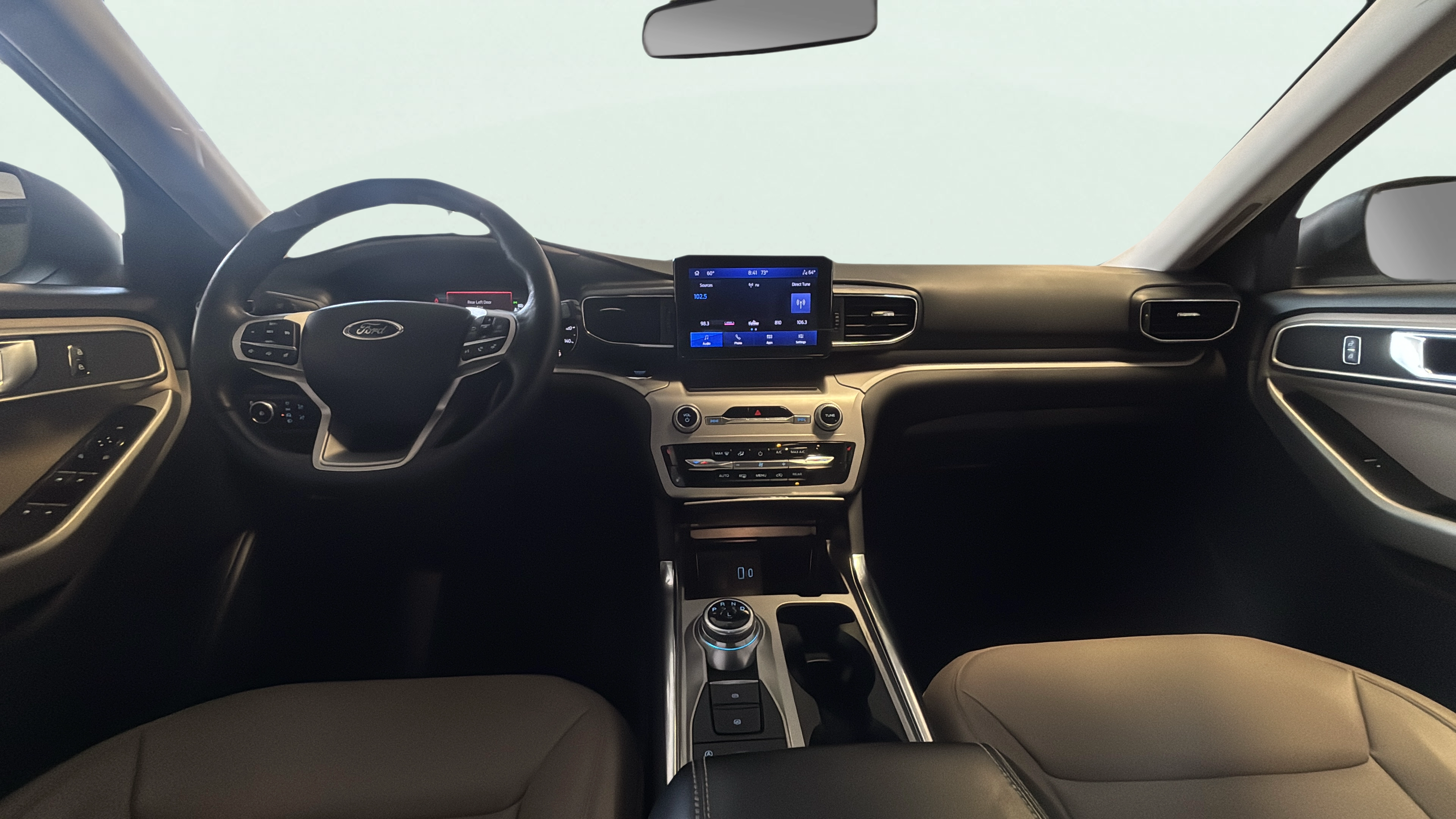 Vehicle interior 360 preview