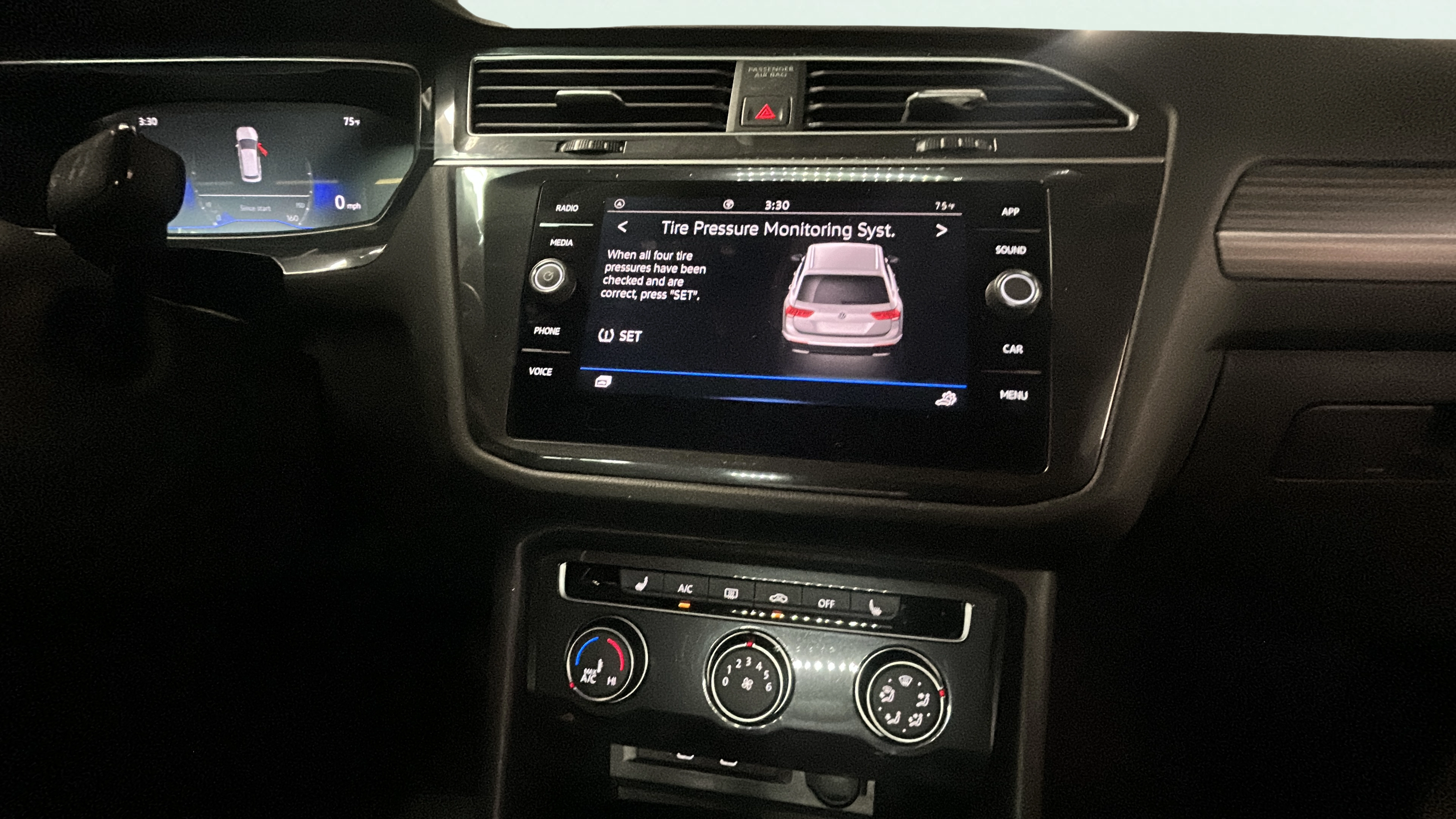 Vehicle interior 360 preview