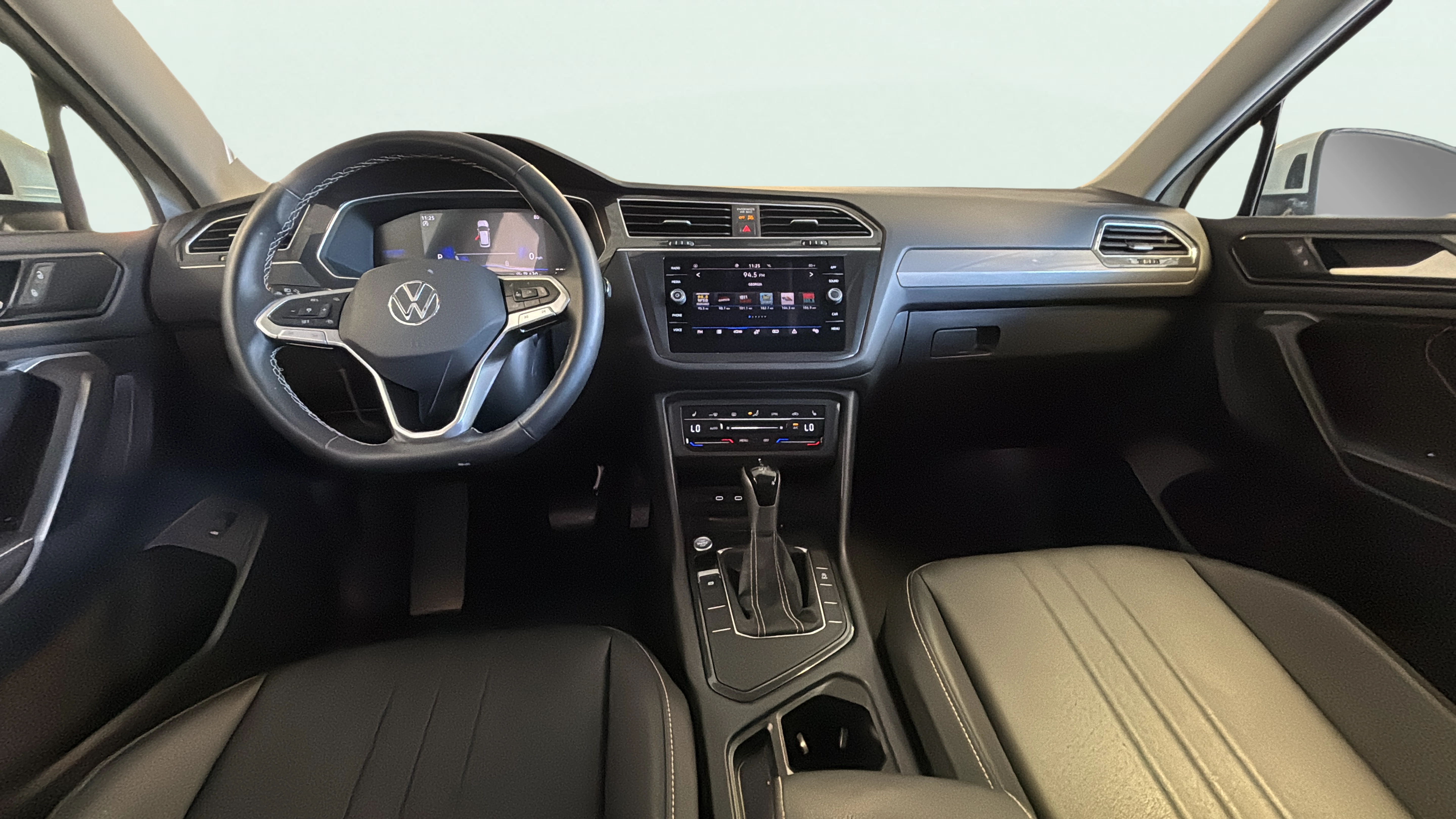 Vehicle interior 360 preview