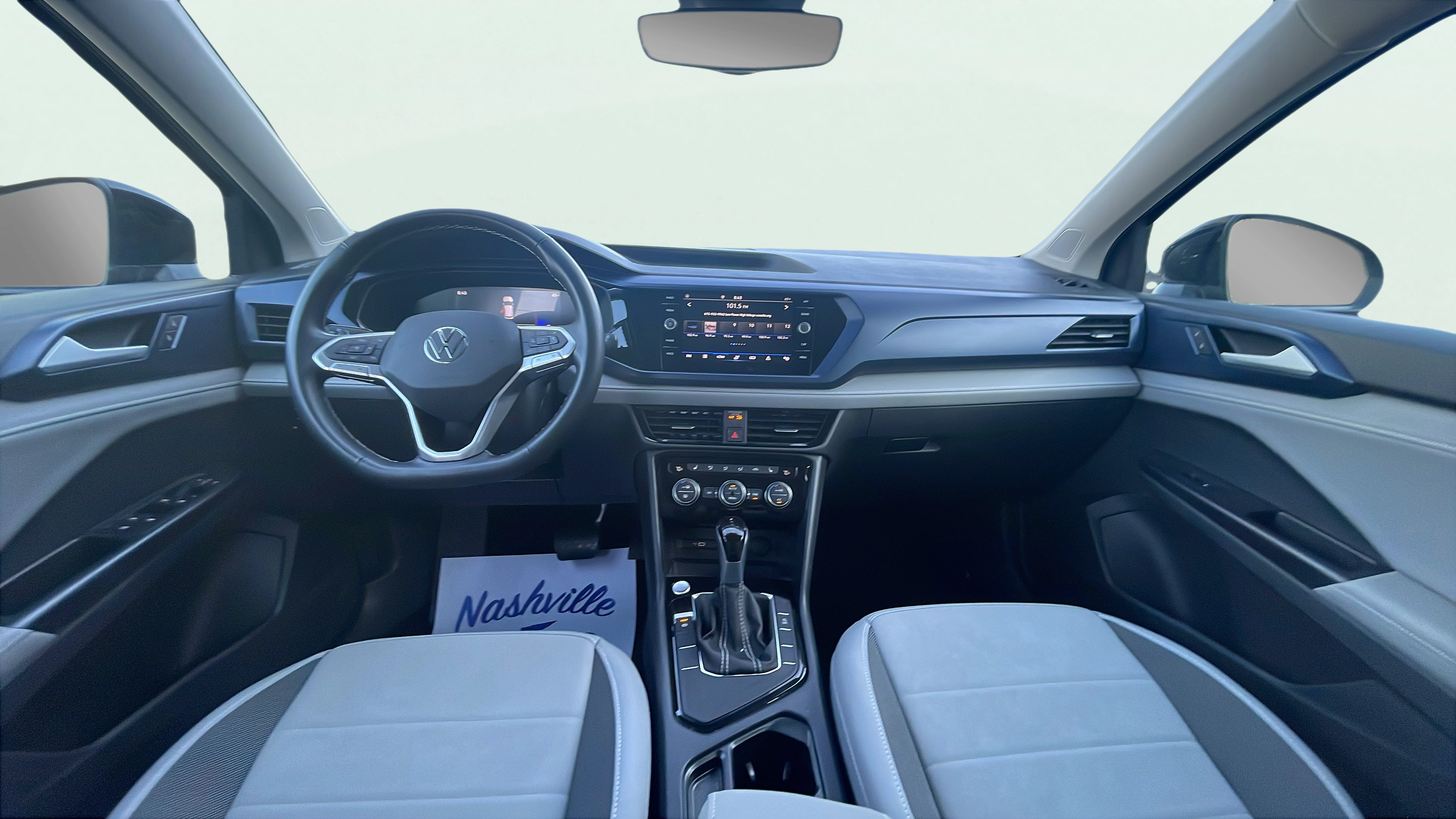 Vehicle interior 360 preview