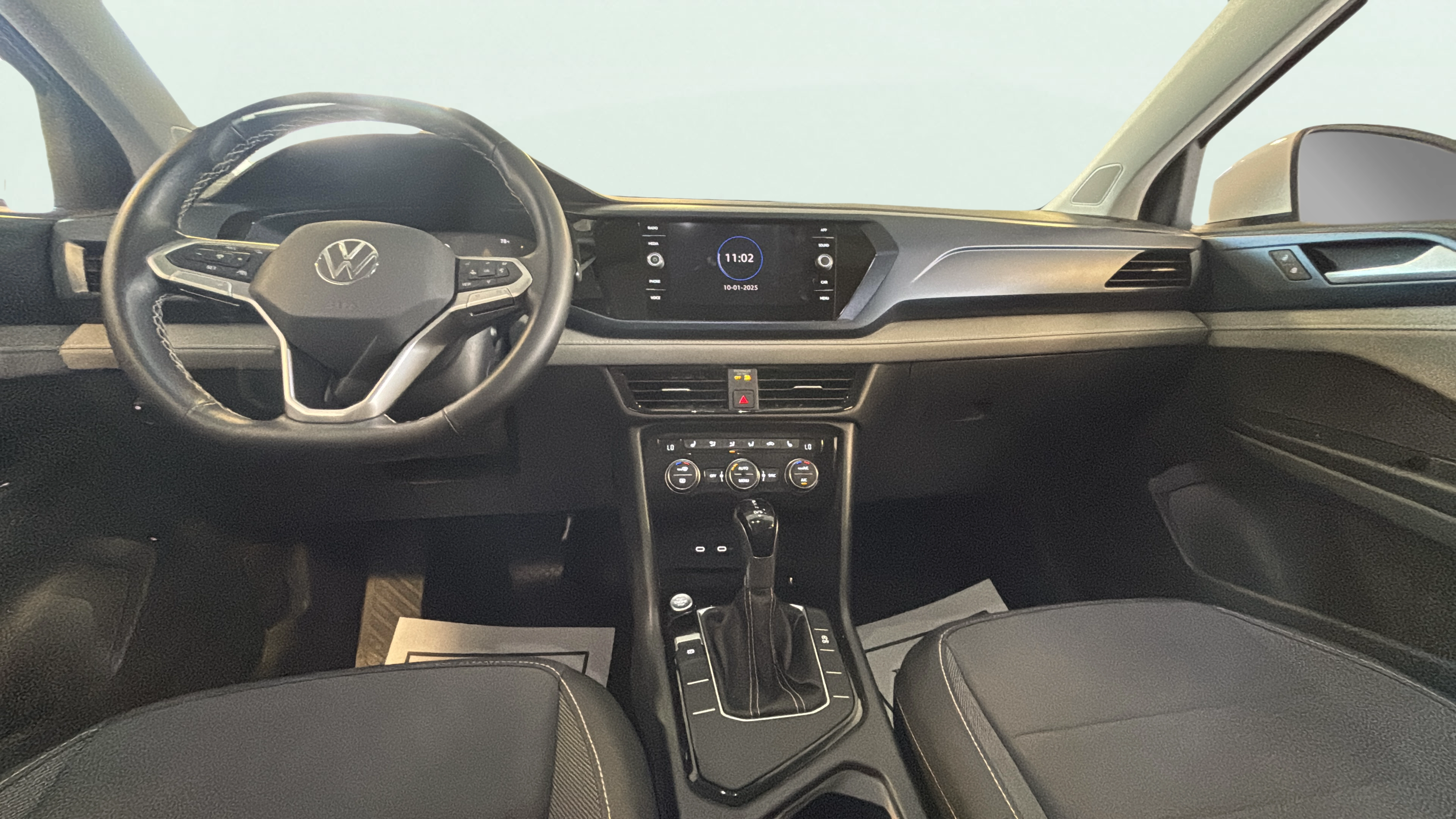 Vehicle interior 360 preview