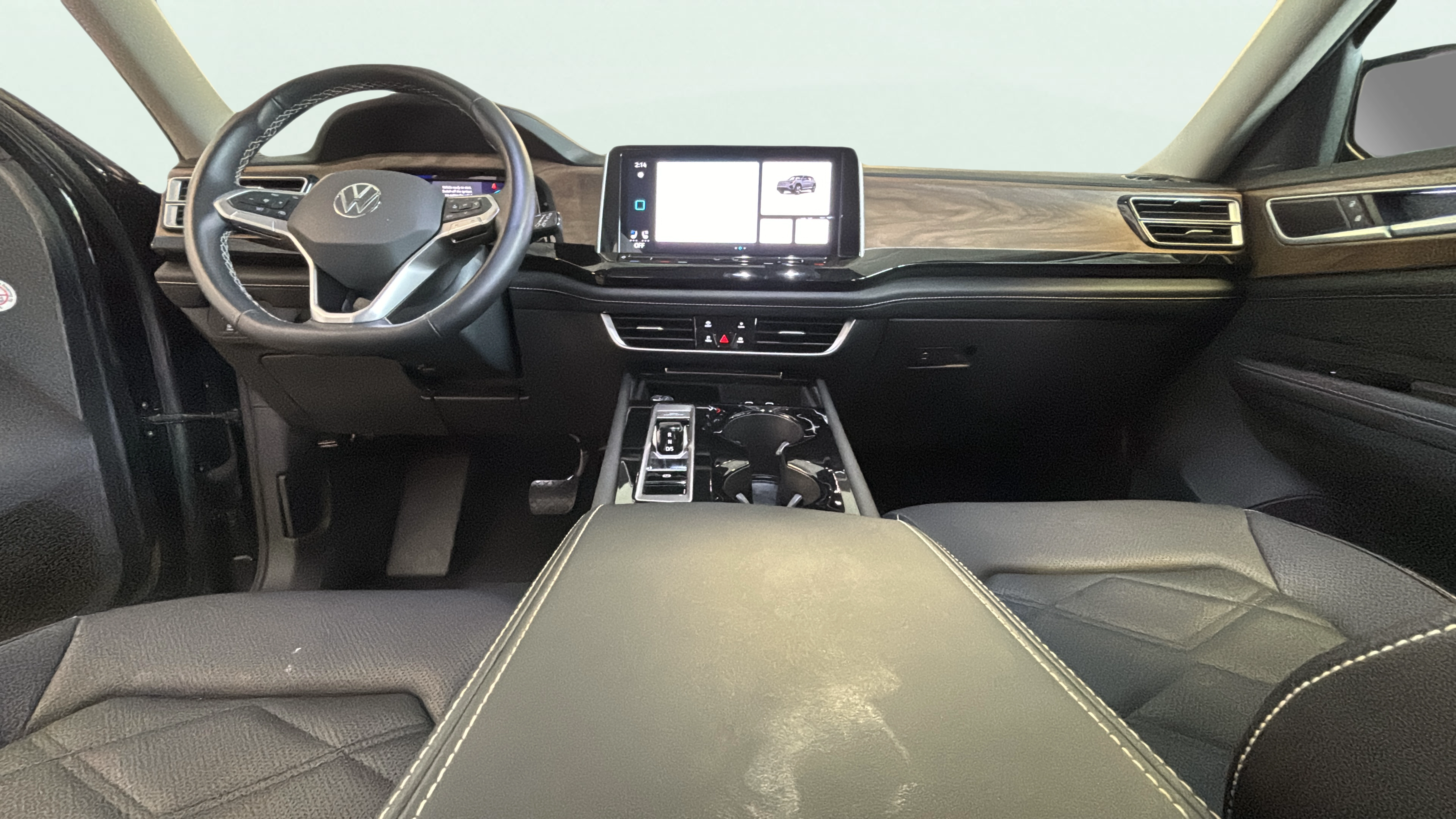 Vehicle interior 360 preview