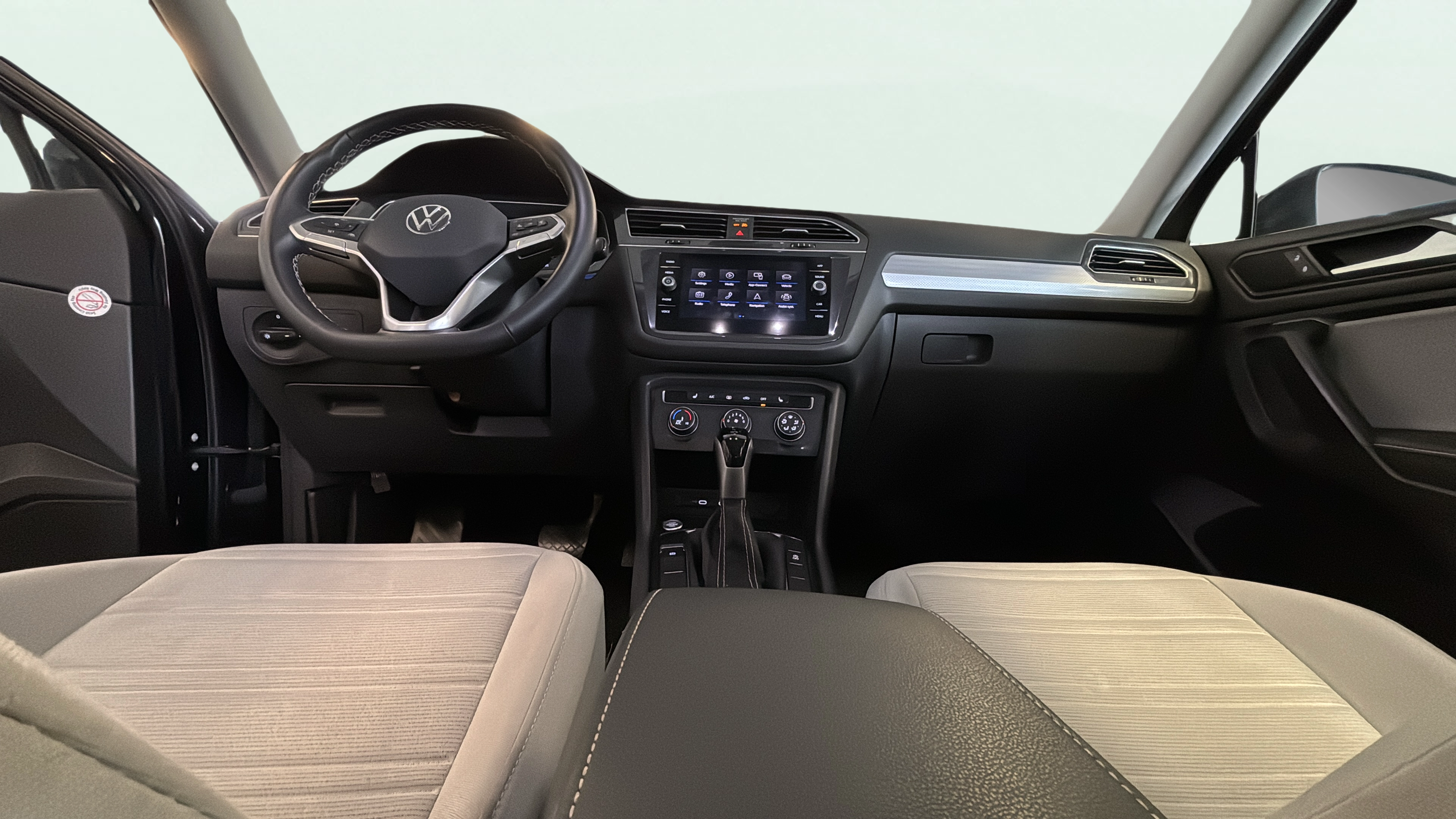 Vehicle interior 360 preview