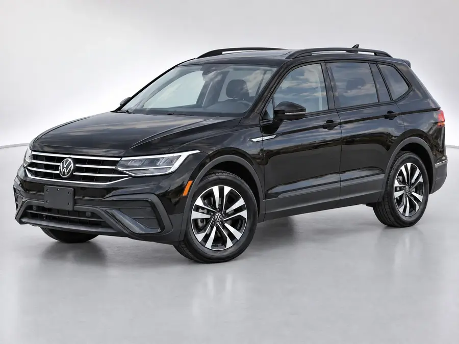 2024 Volkswagen Tiguan — image 1 of 9