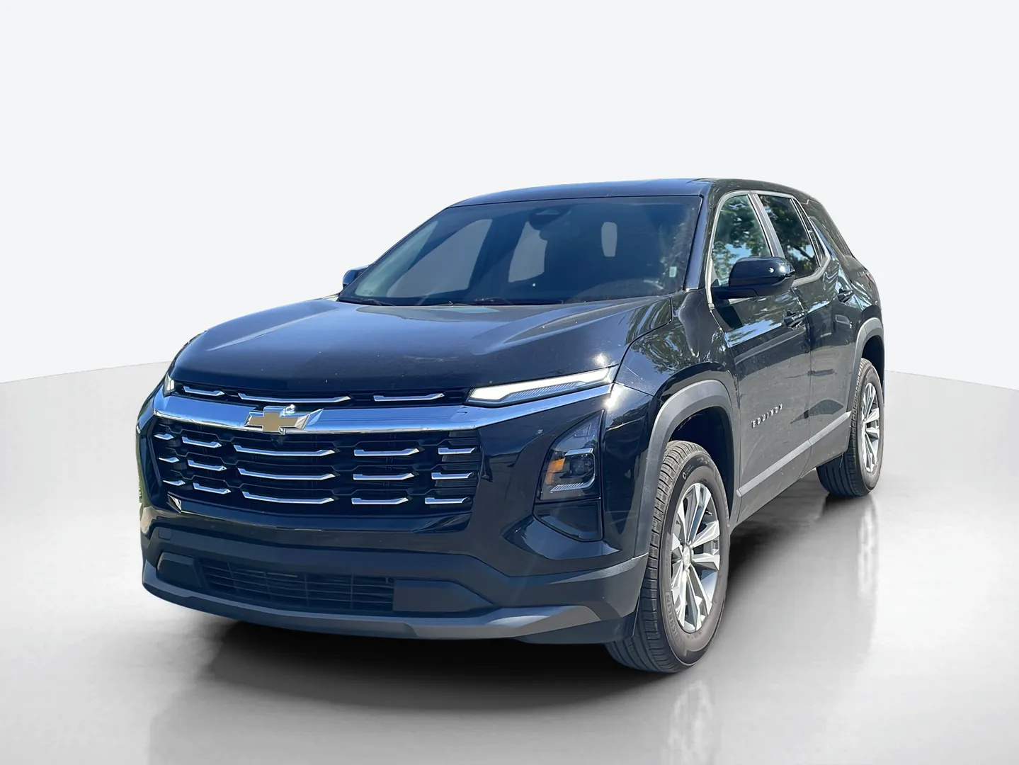 2025 Chevrolet Equinox — image 1 of 8