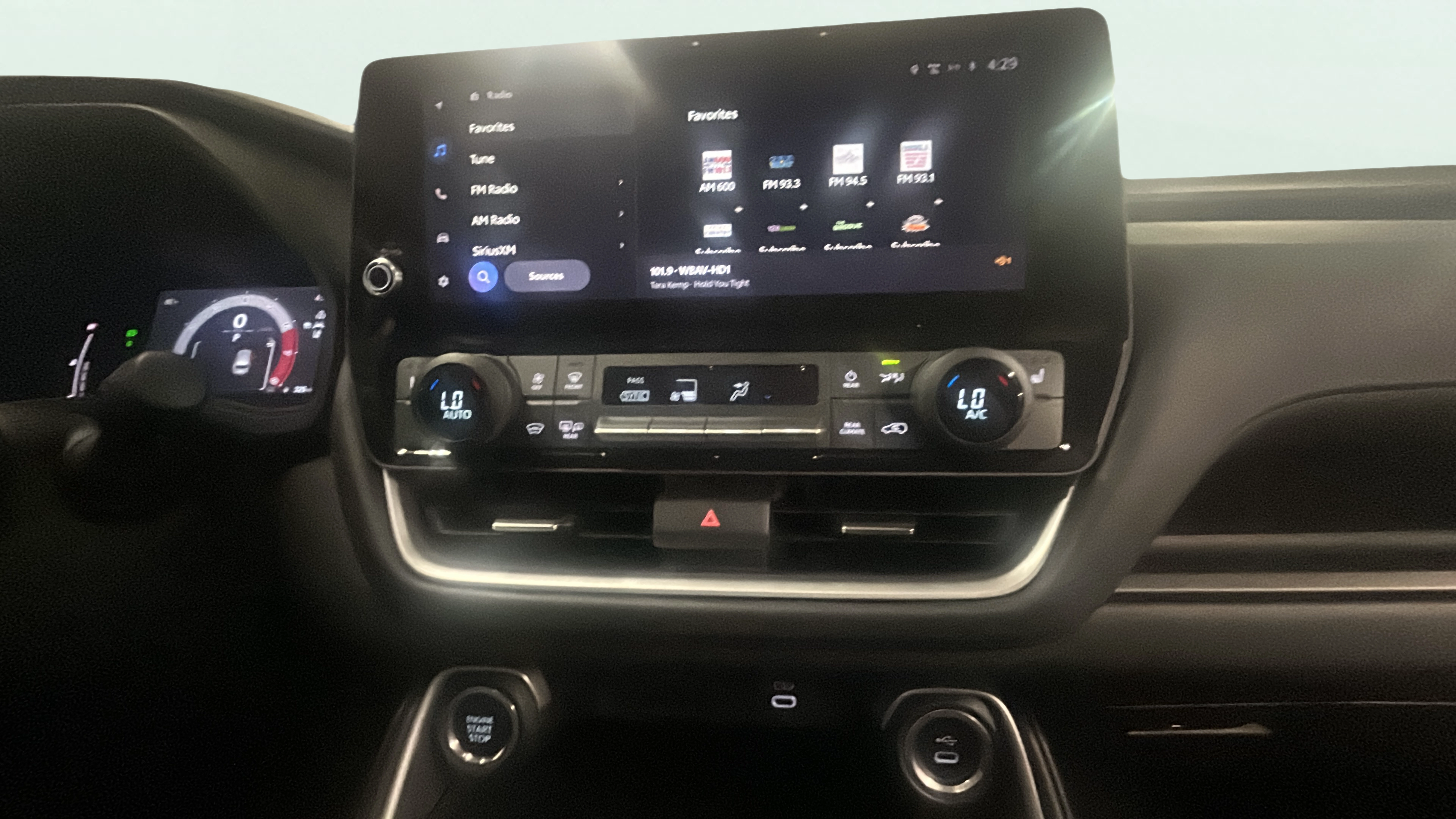 Vehicle interior 360 preview