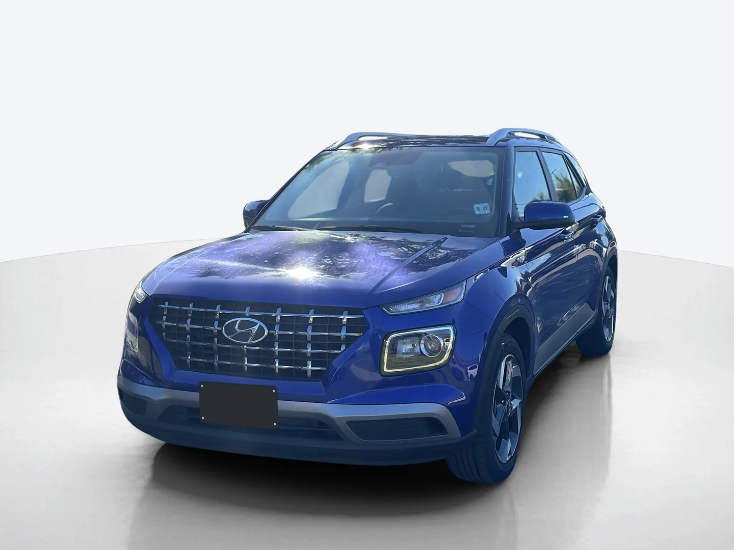 2023 Hyundai Venue — image 1 of 8