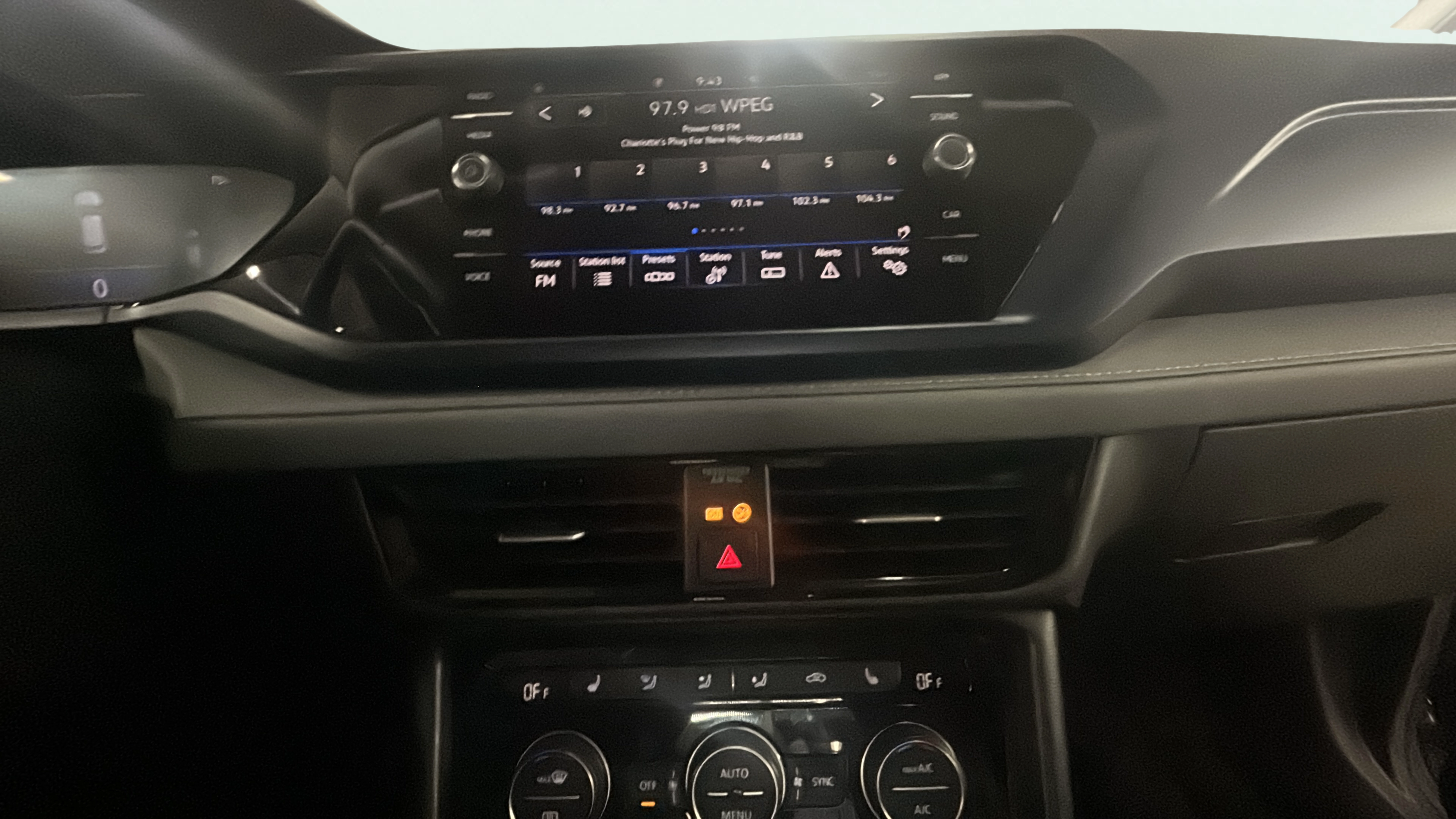 Vehicle interior 360 preview