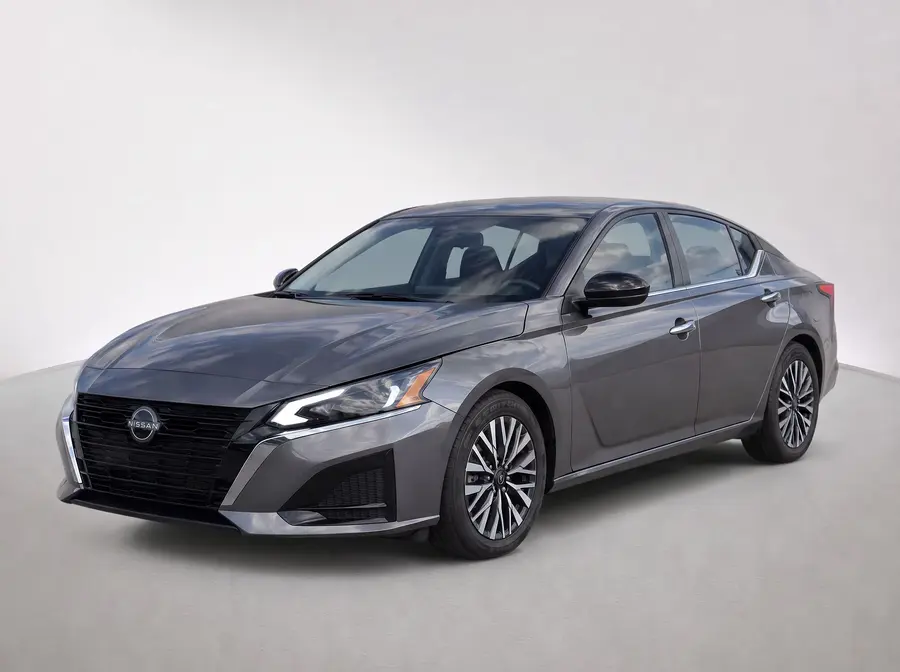 2024 Nissan Altima — image 1 of 8