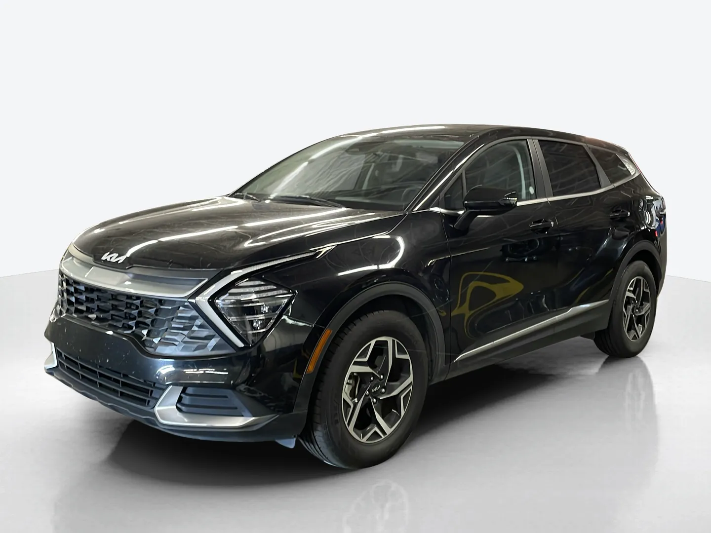 2024 Kia Sportage — image 1 of 8