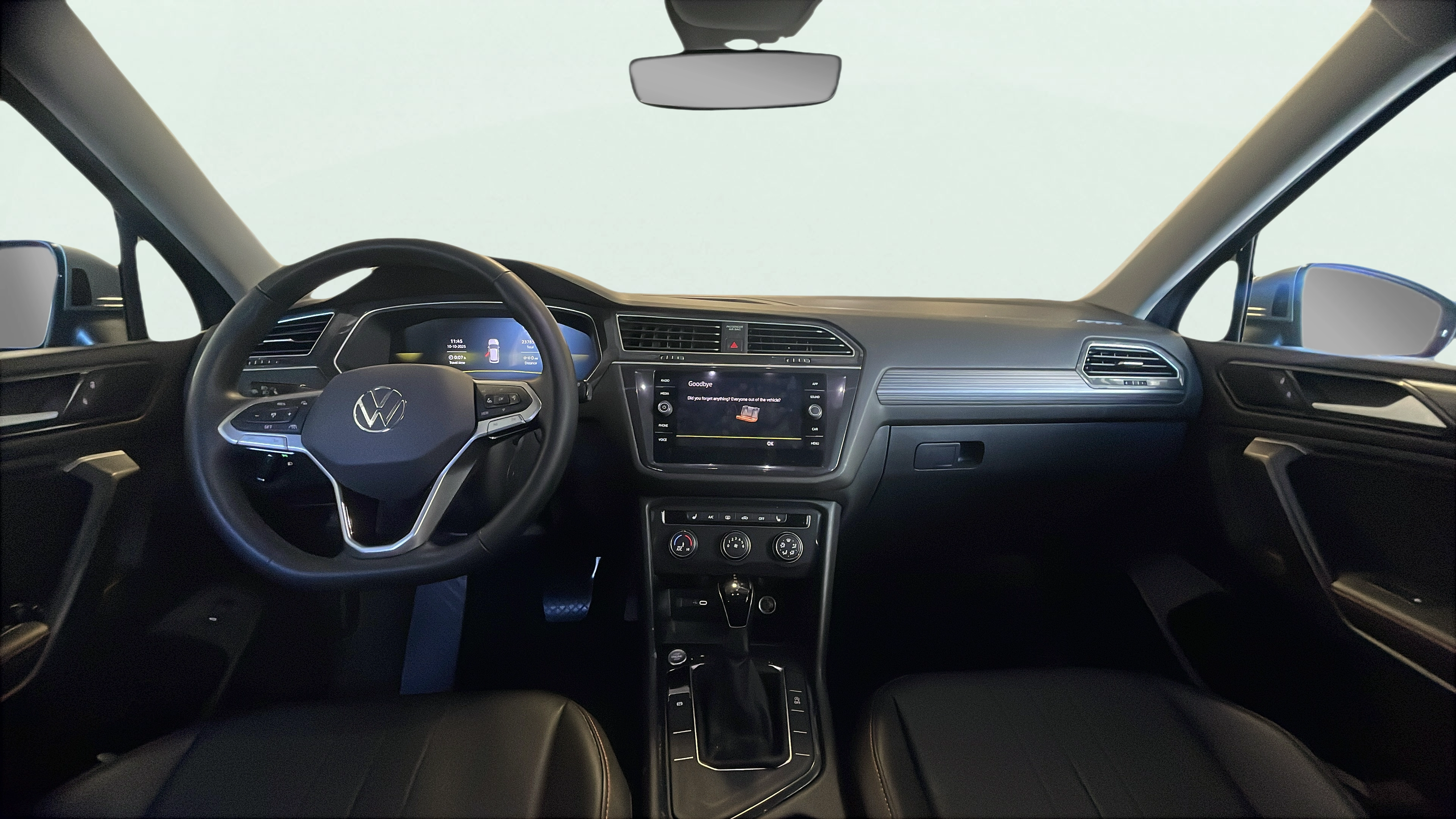 Vehicle interior 360 preview