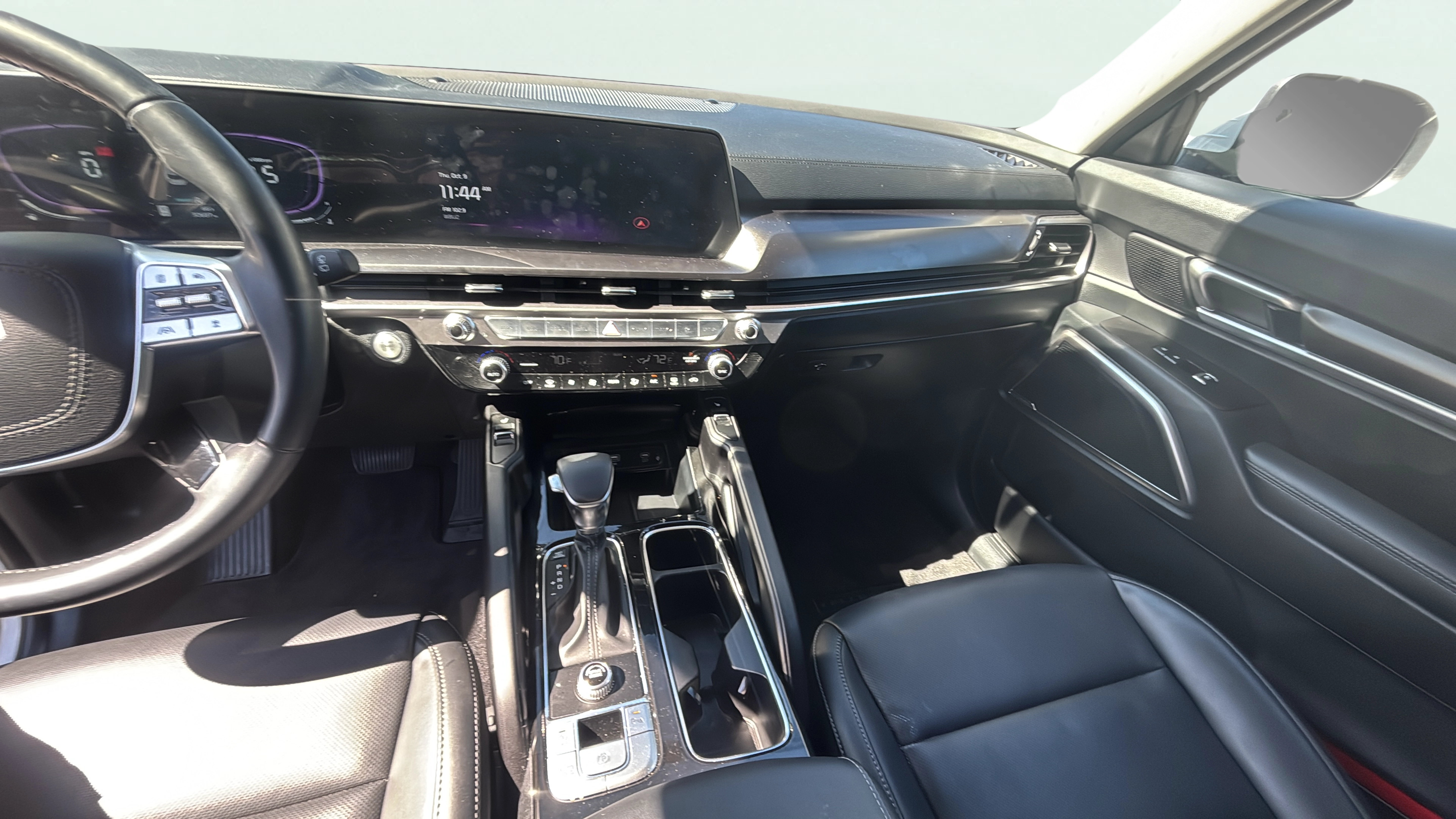 Vehicle interior 360 preview