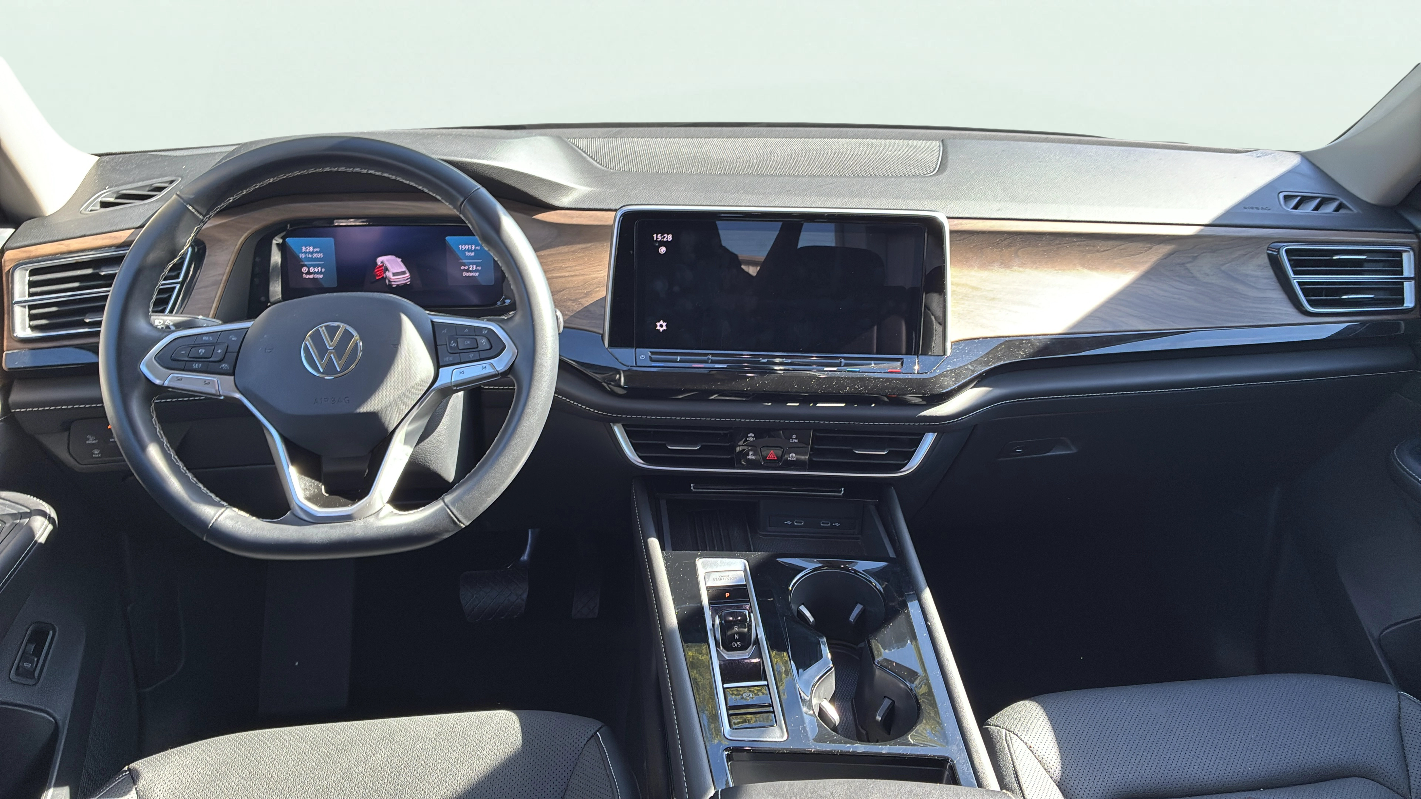 Vehicle interior 360 preview