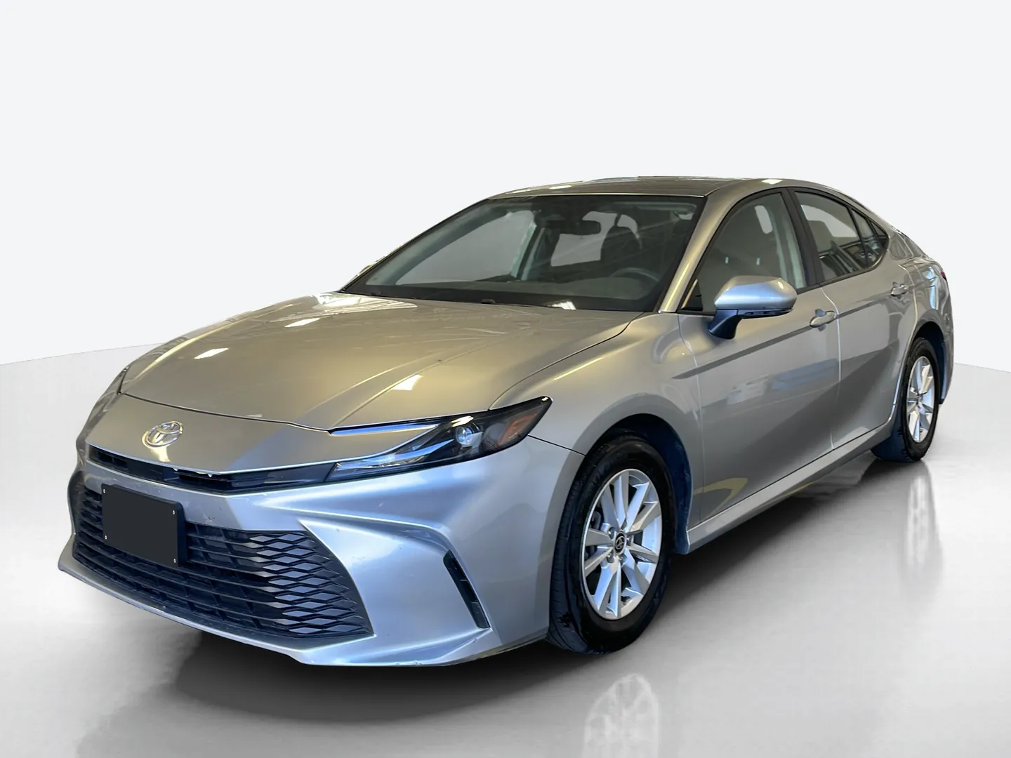 2025 Toyota Camry — image 1 of 5