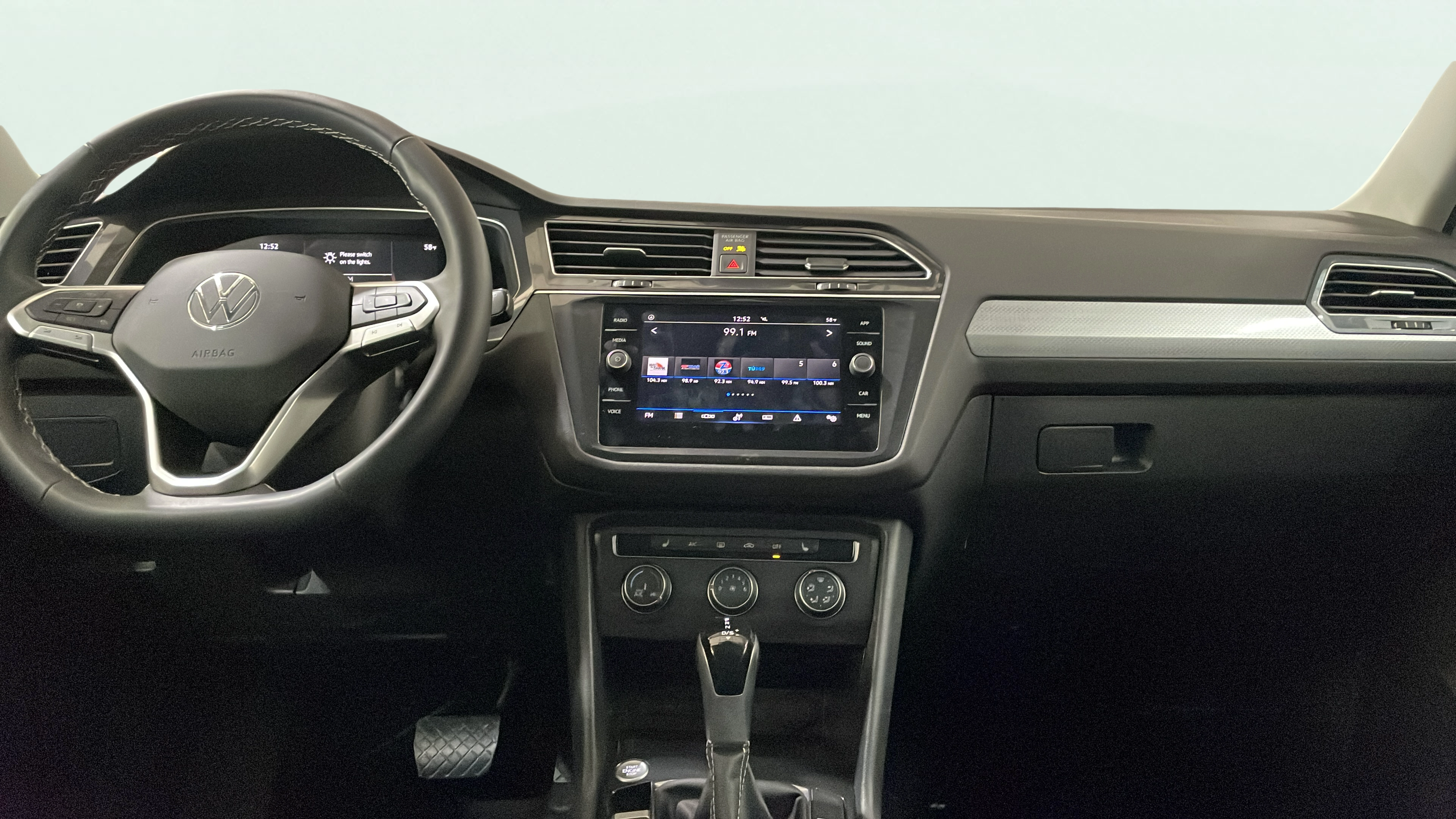 Vehicle interior 360 preview