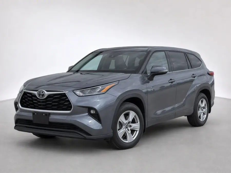 2024 Toyota Highlander — image 1 of 9