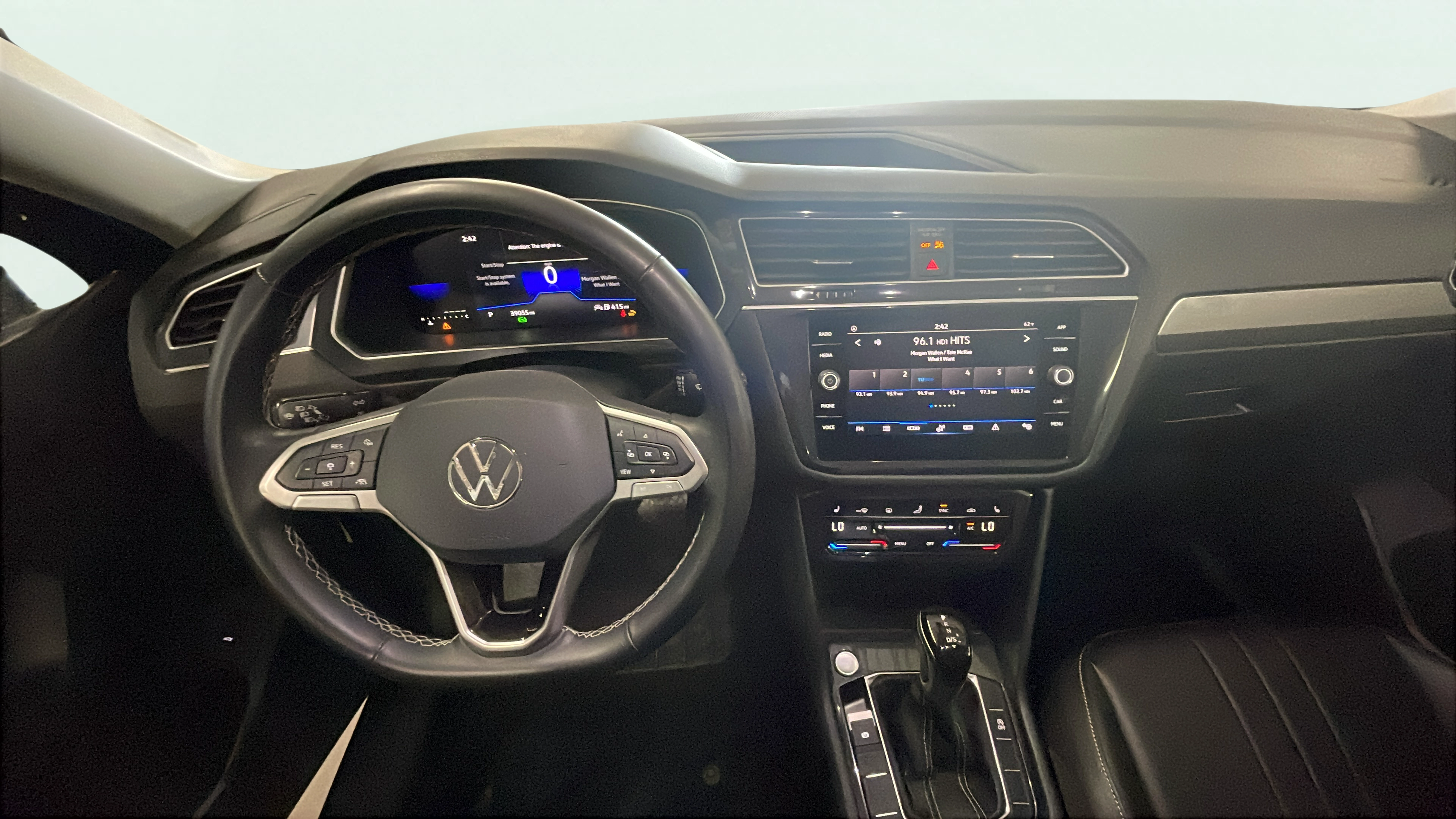 Vehicle interior 360 preview