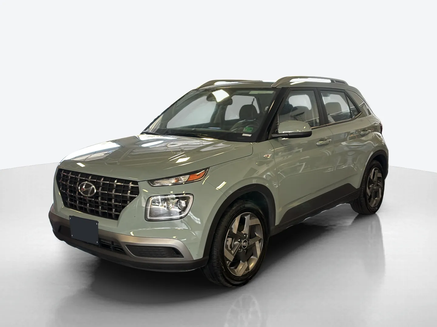 2025 Hyundai Venue — image 1 of 8