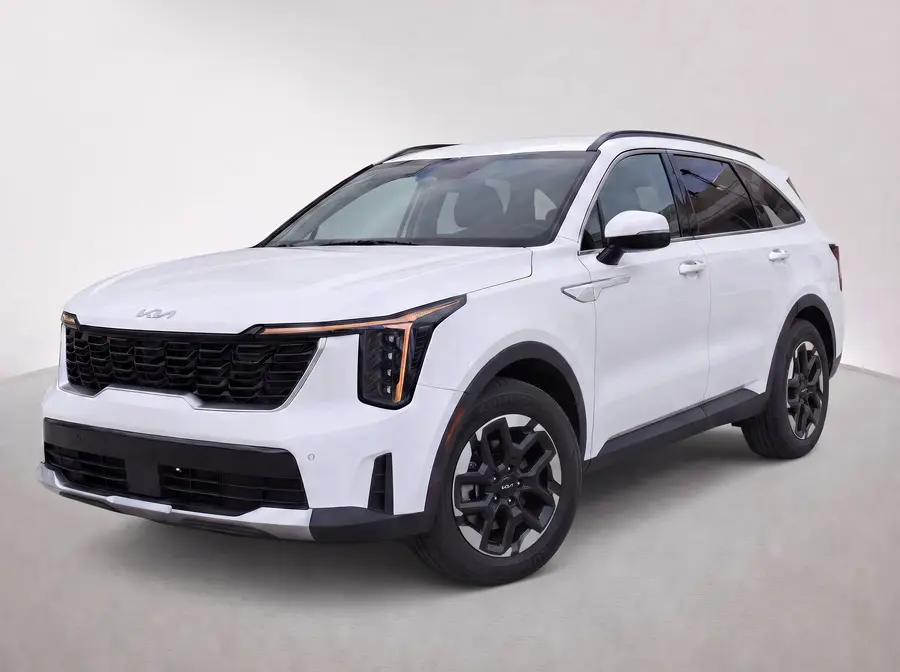 2024 Kia Sorento — image 1 of 9