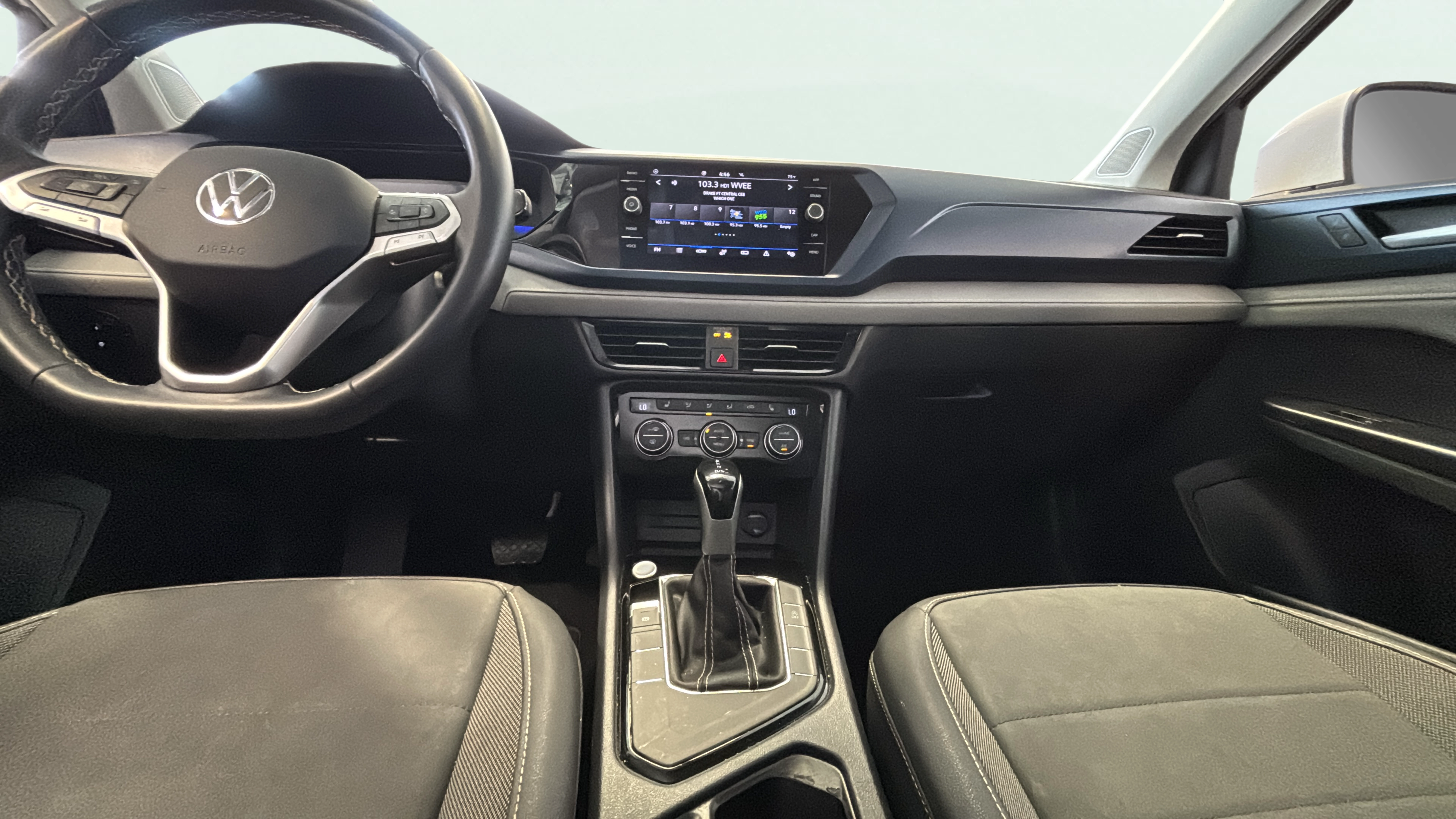 Vehicle interior 360 preview