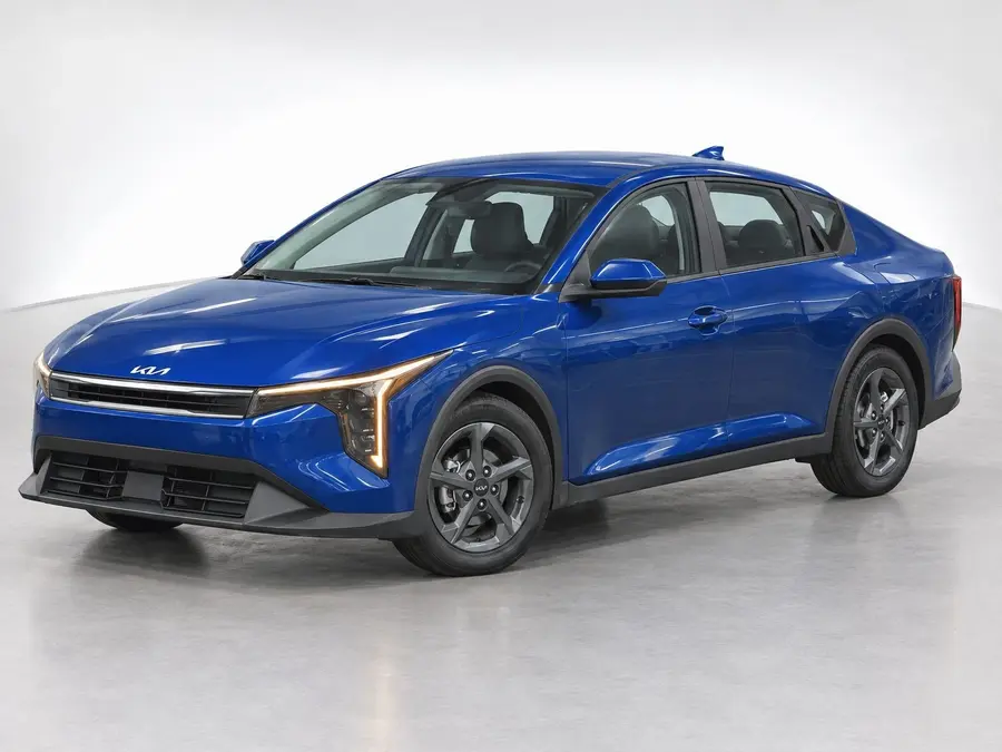2025 Kia K4 — image 1 of 9