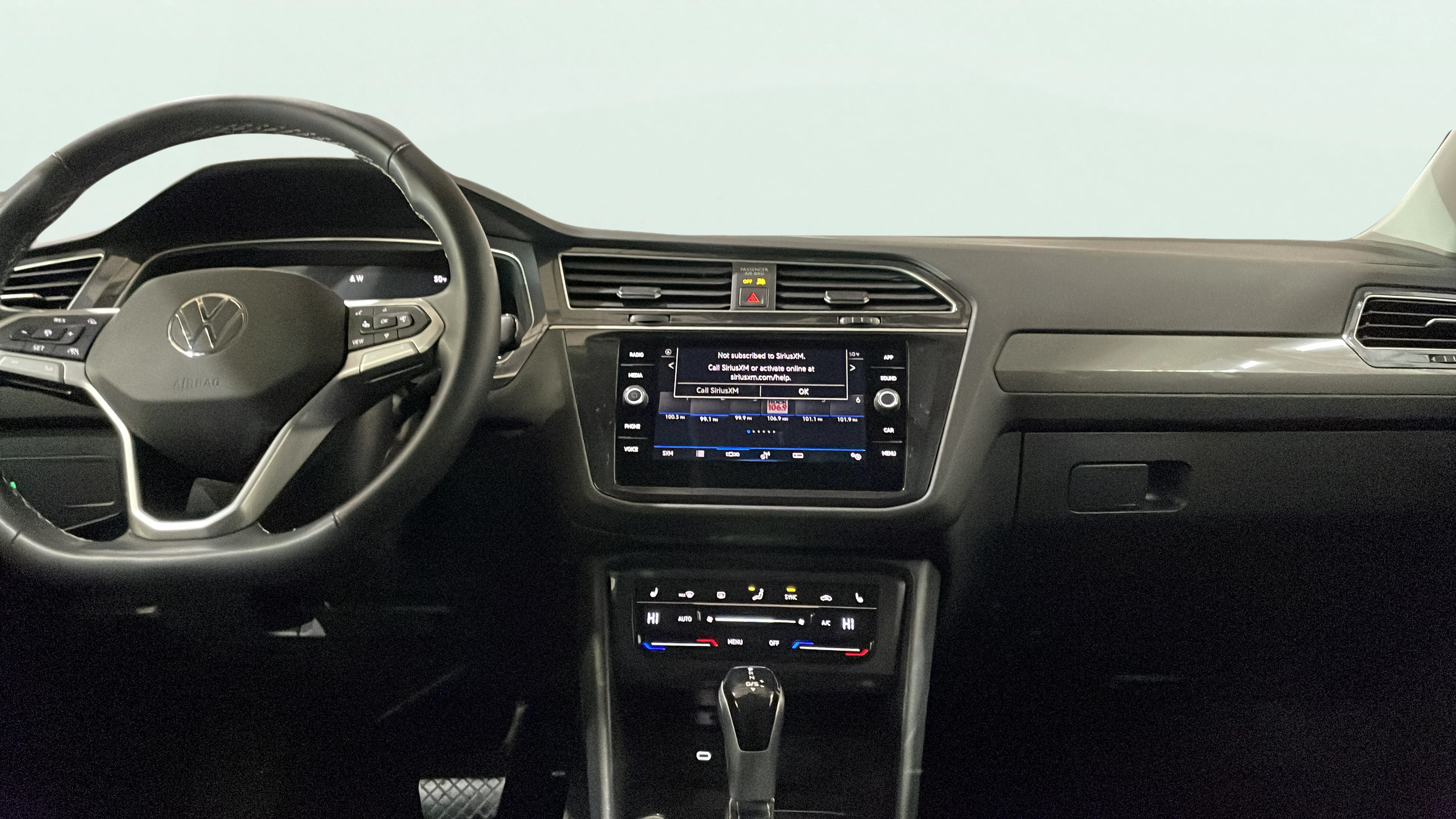 Vehicle interior 360 preview