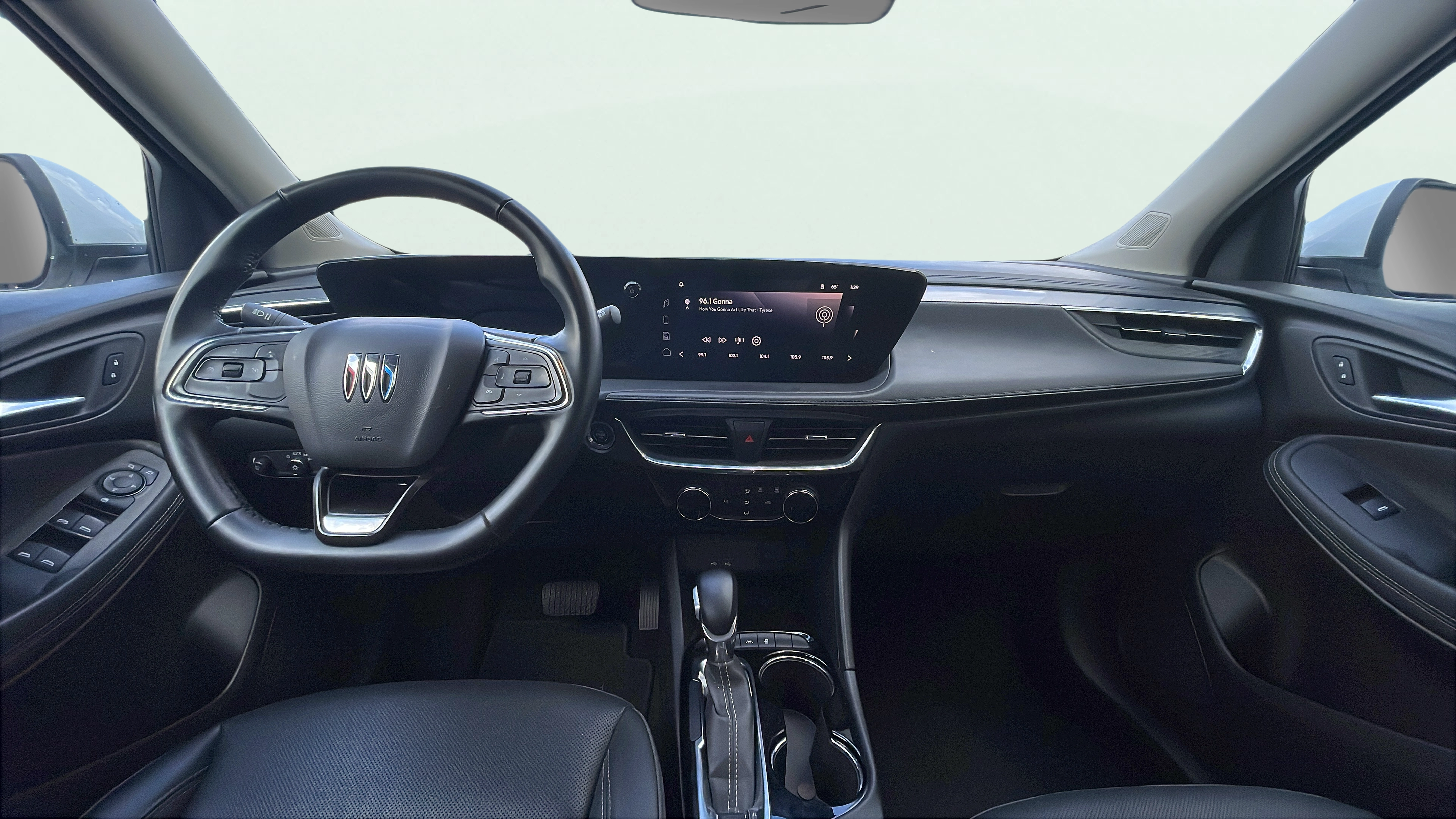 Vehicle interior 360 preview