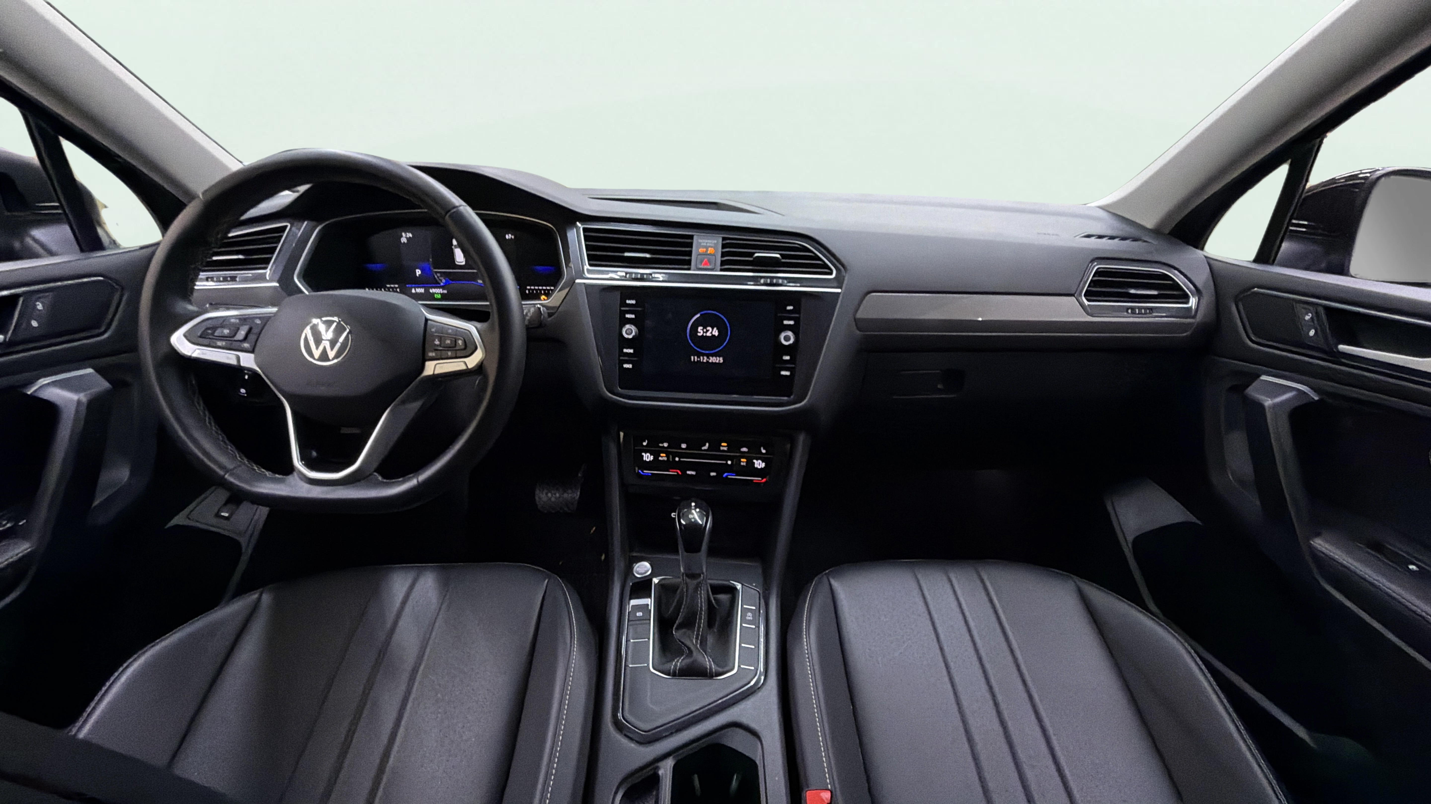 Vehicle interior 360 preview