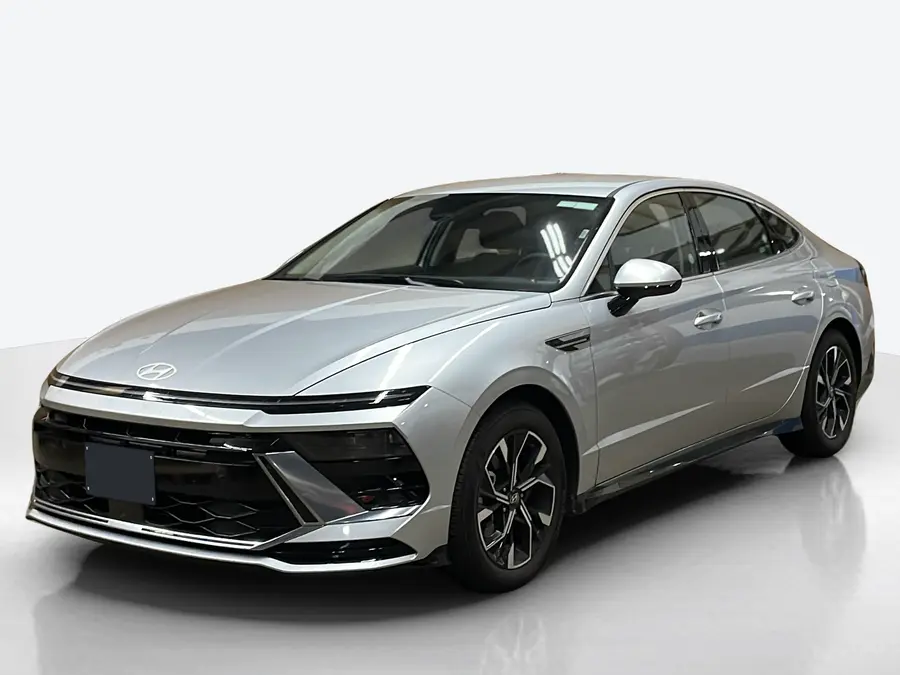 2025 Hyundai Sonata — image 1 of 8