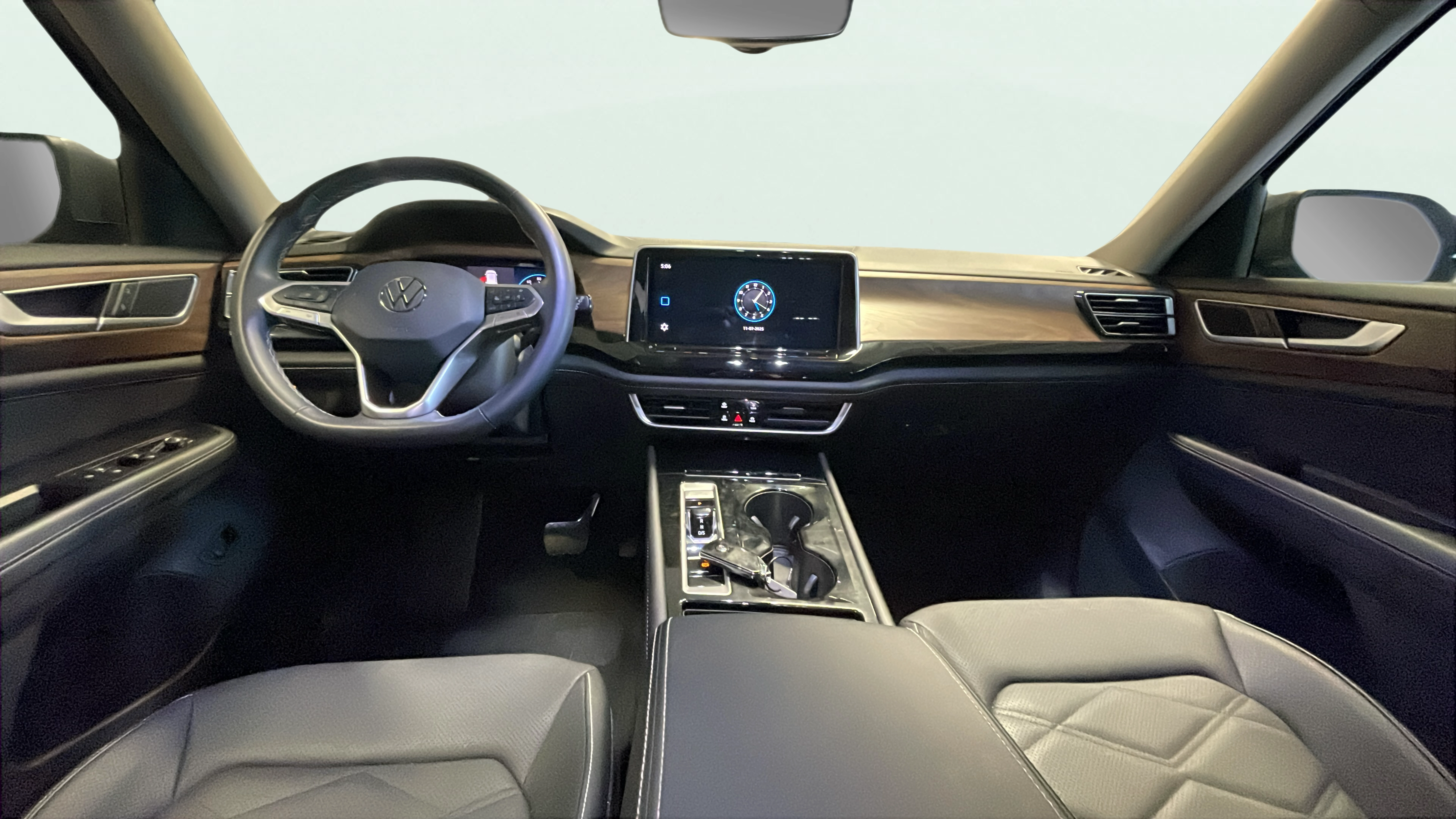 Vehicle interior 360 preview